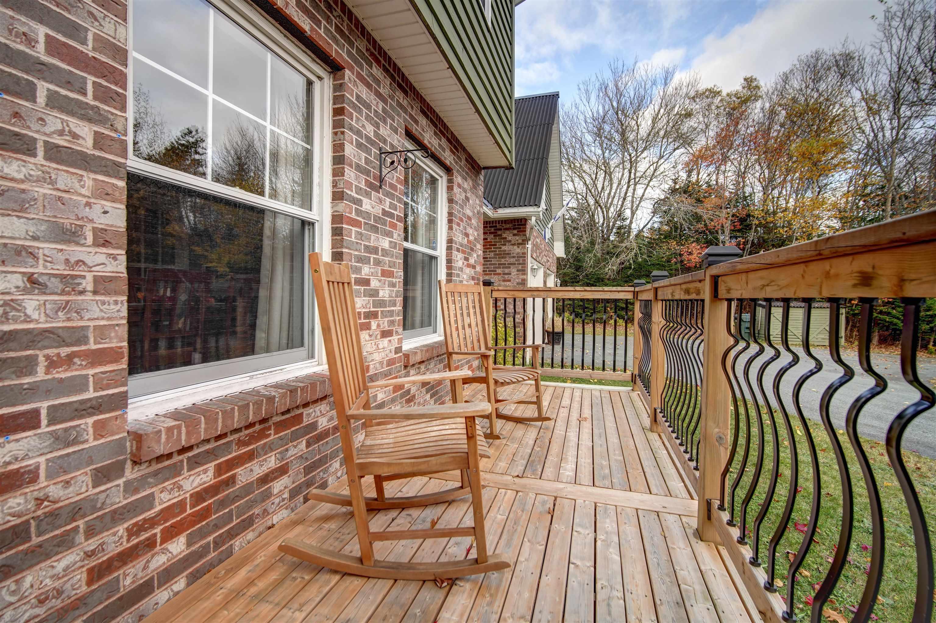 18 Mahar Drive photo #8