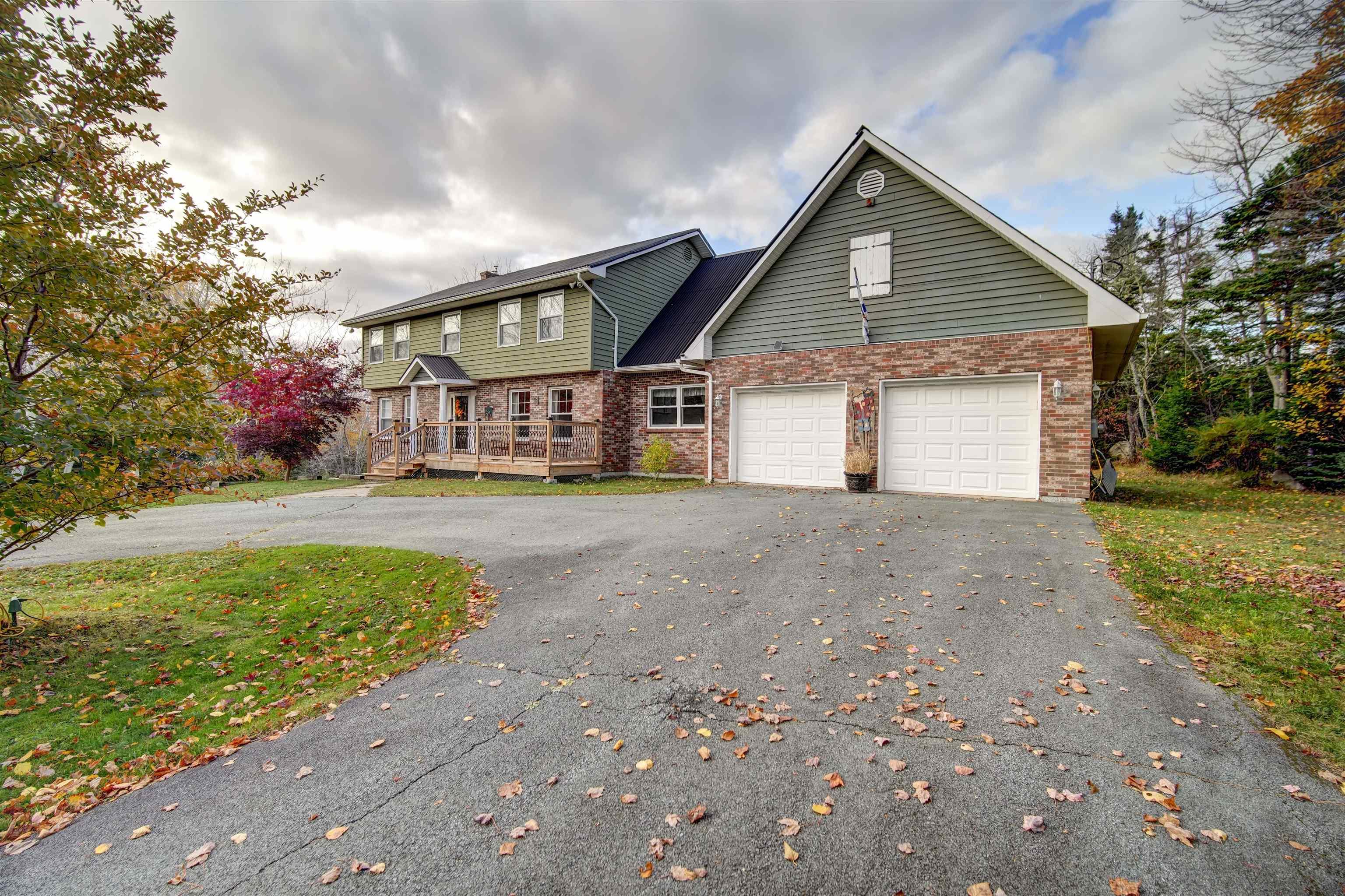 18 Mahar Drive photo #10