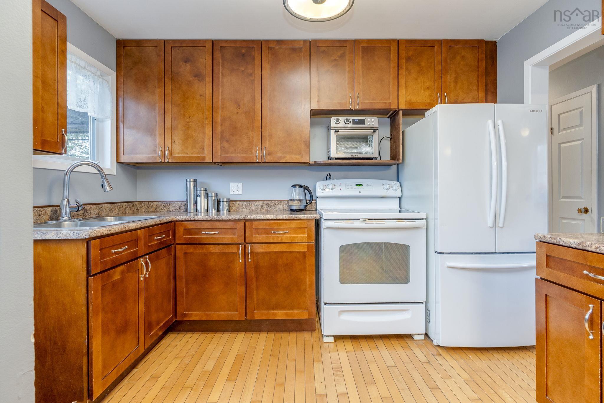 85 Poplar Drive photo #13