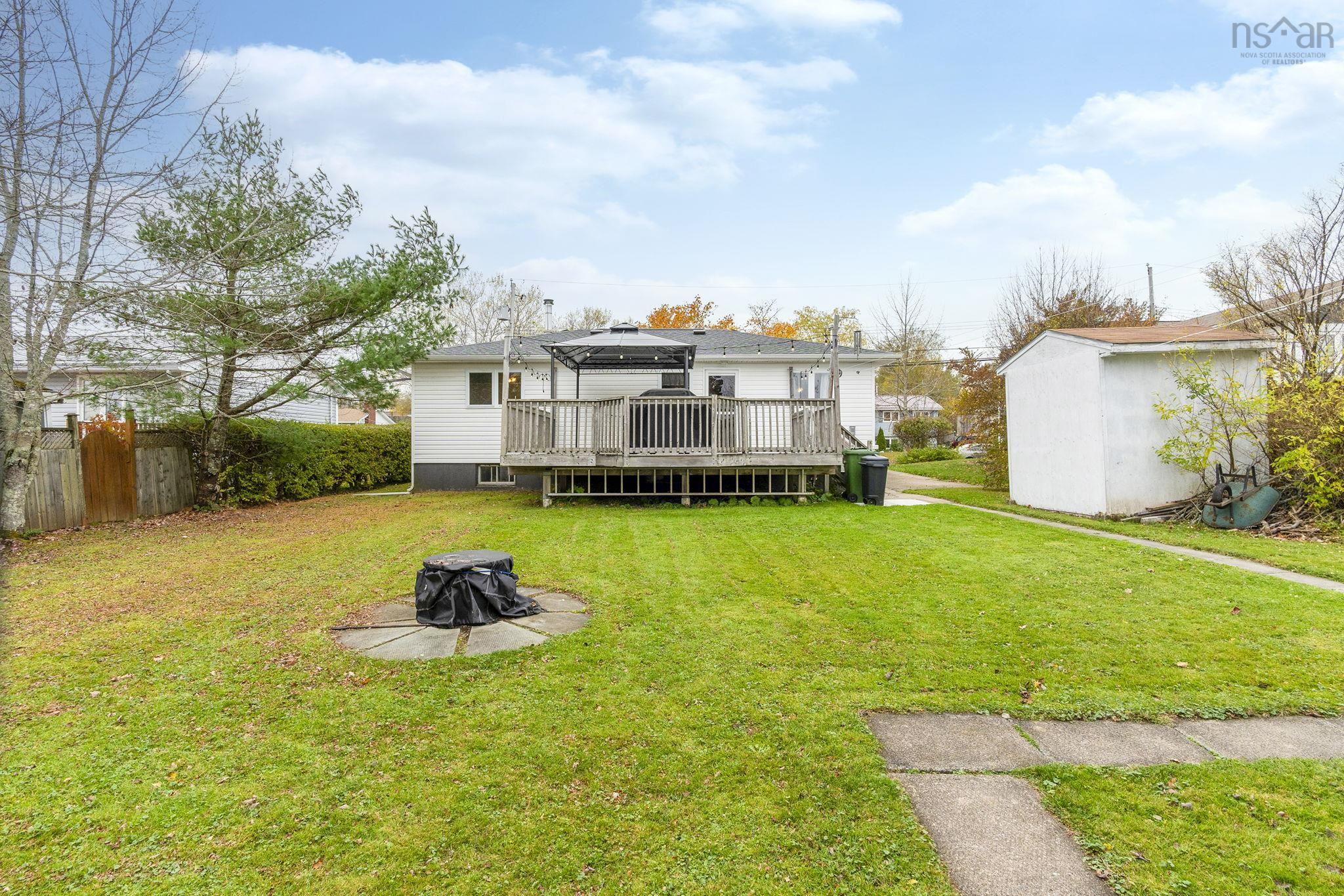 85 Poplar Drive photo #4