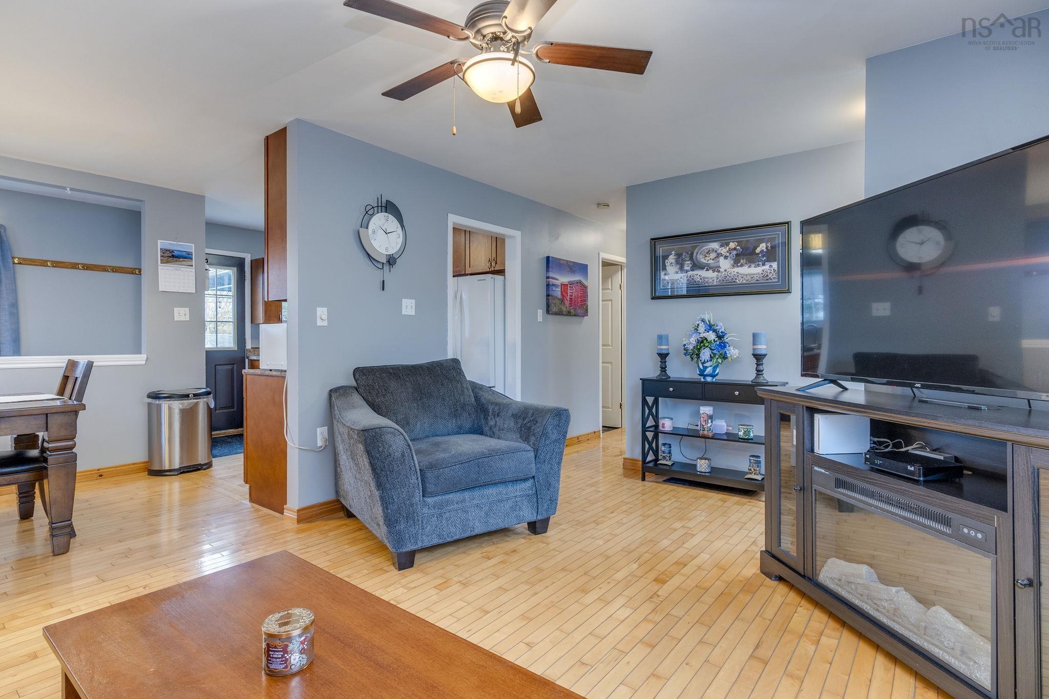 85 Poplar Drive photo #9