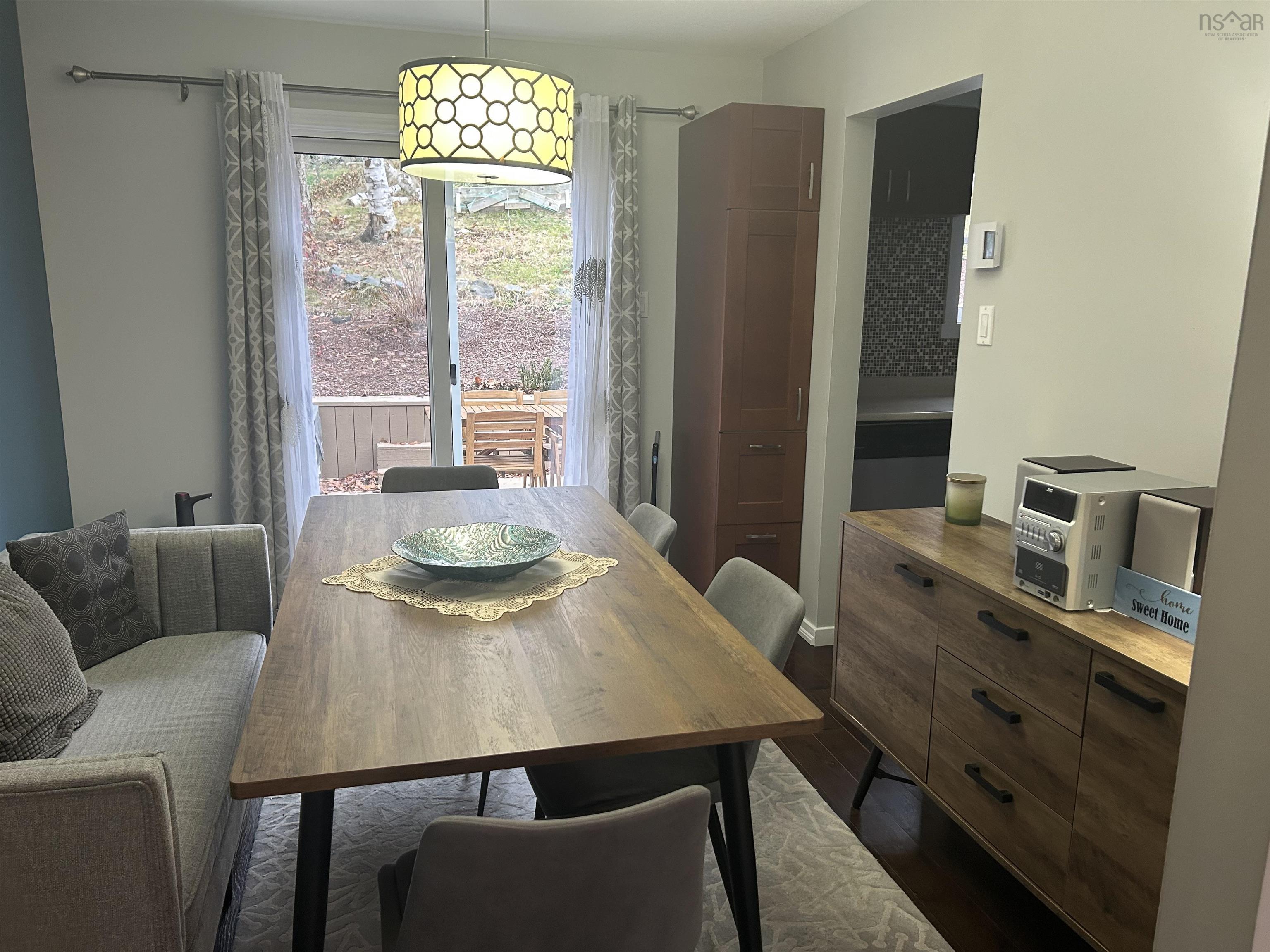 52 Regal Road photo #13