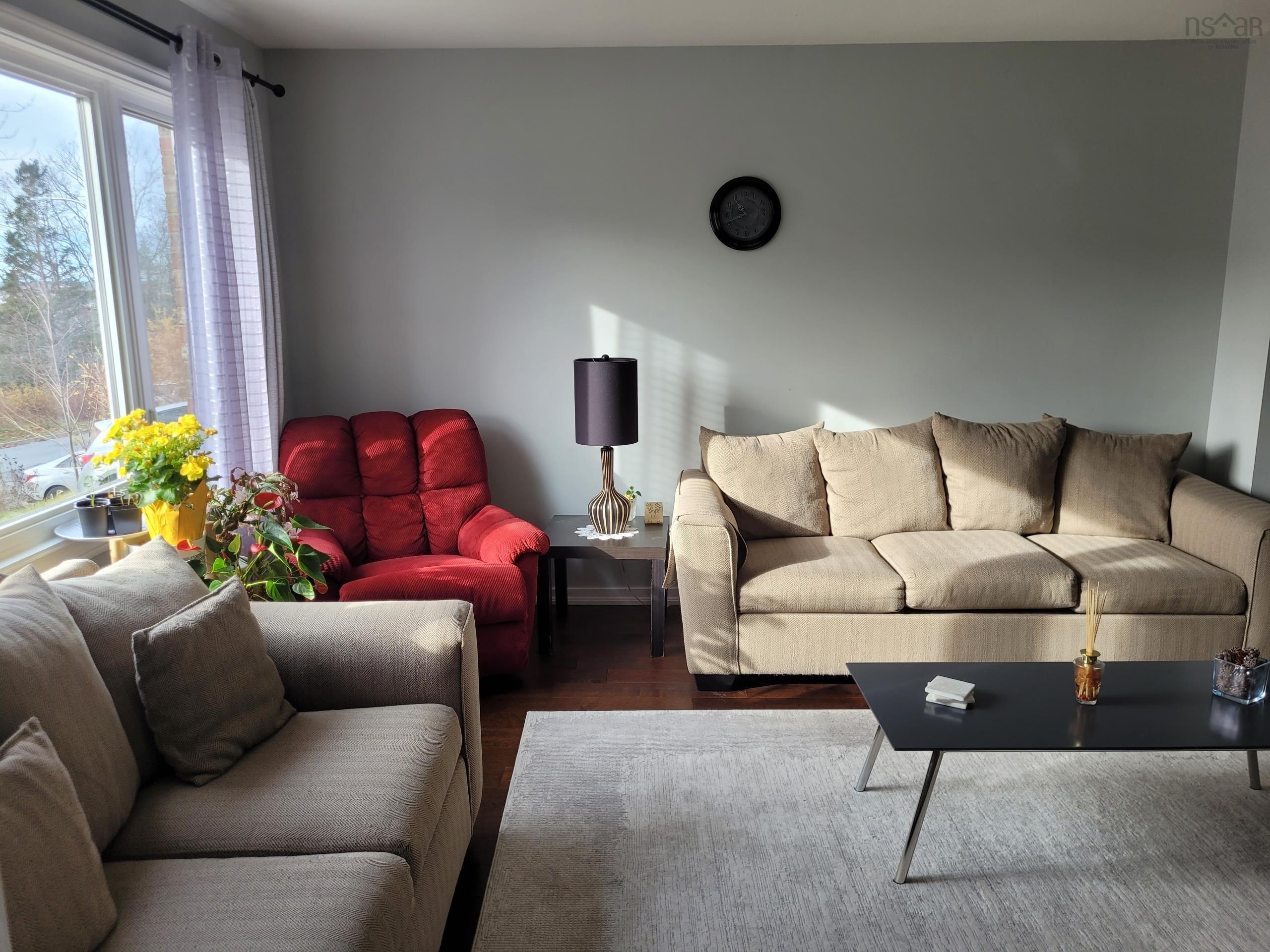 52 Regal Road photo #15