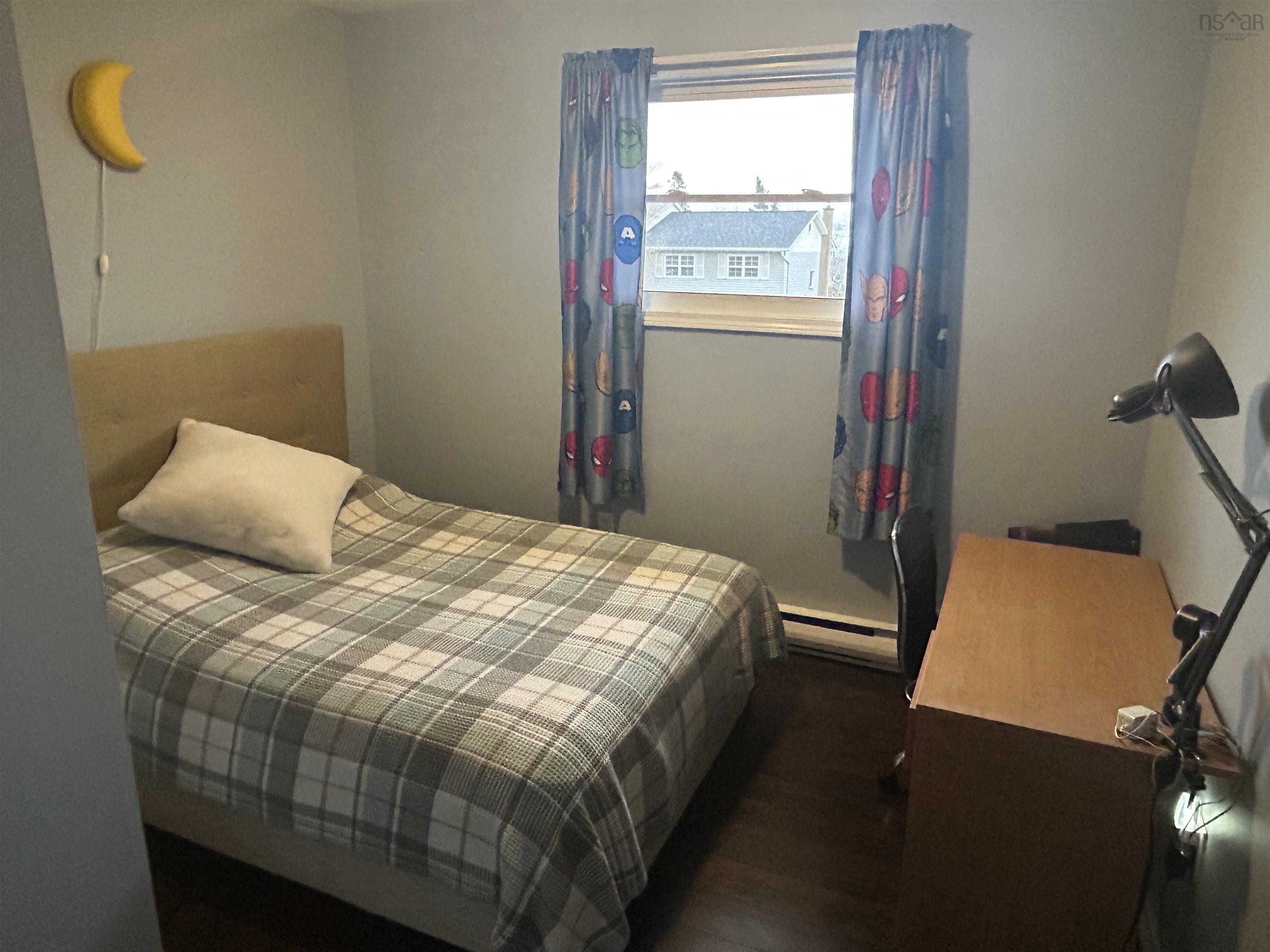 52 Regal Road photo #19