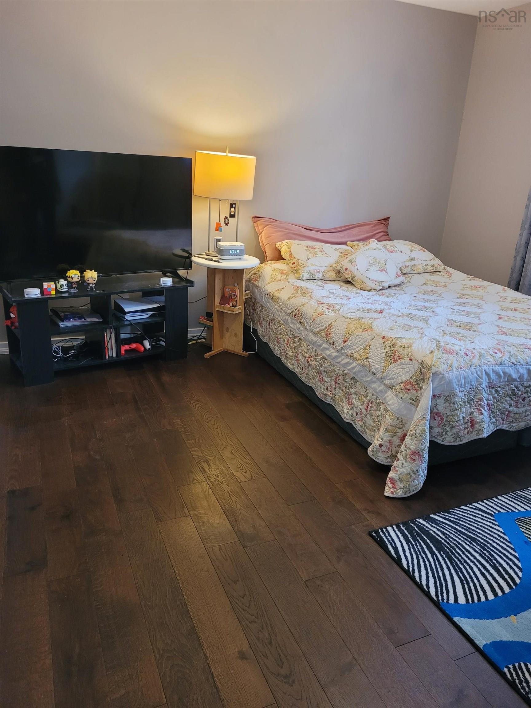 52 Regal Road photo #20