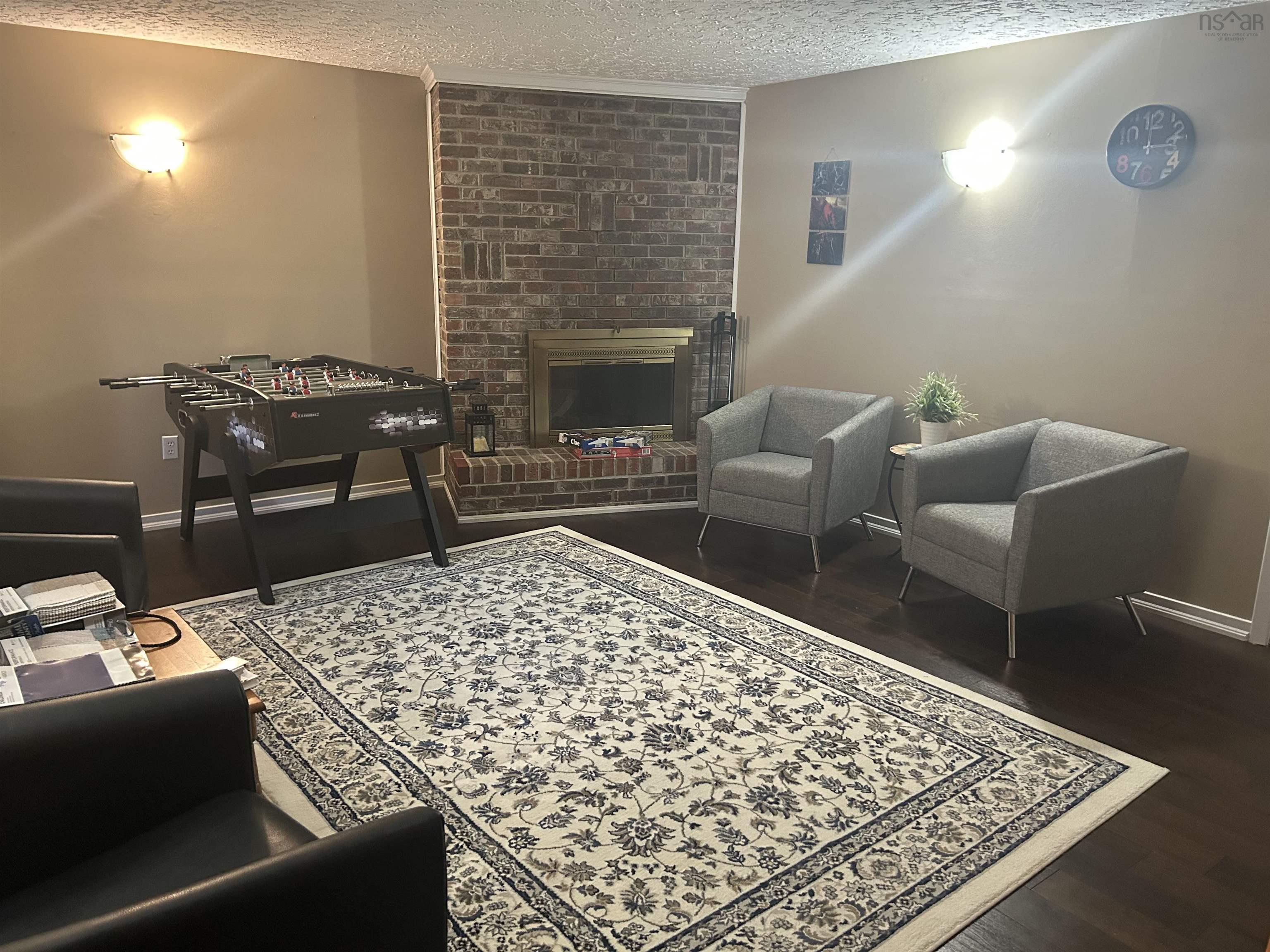 52 Regal Road photo #23