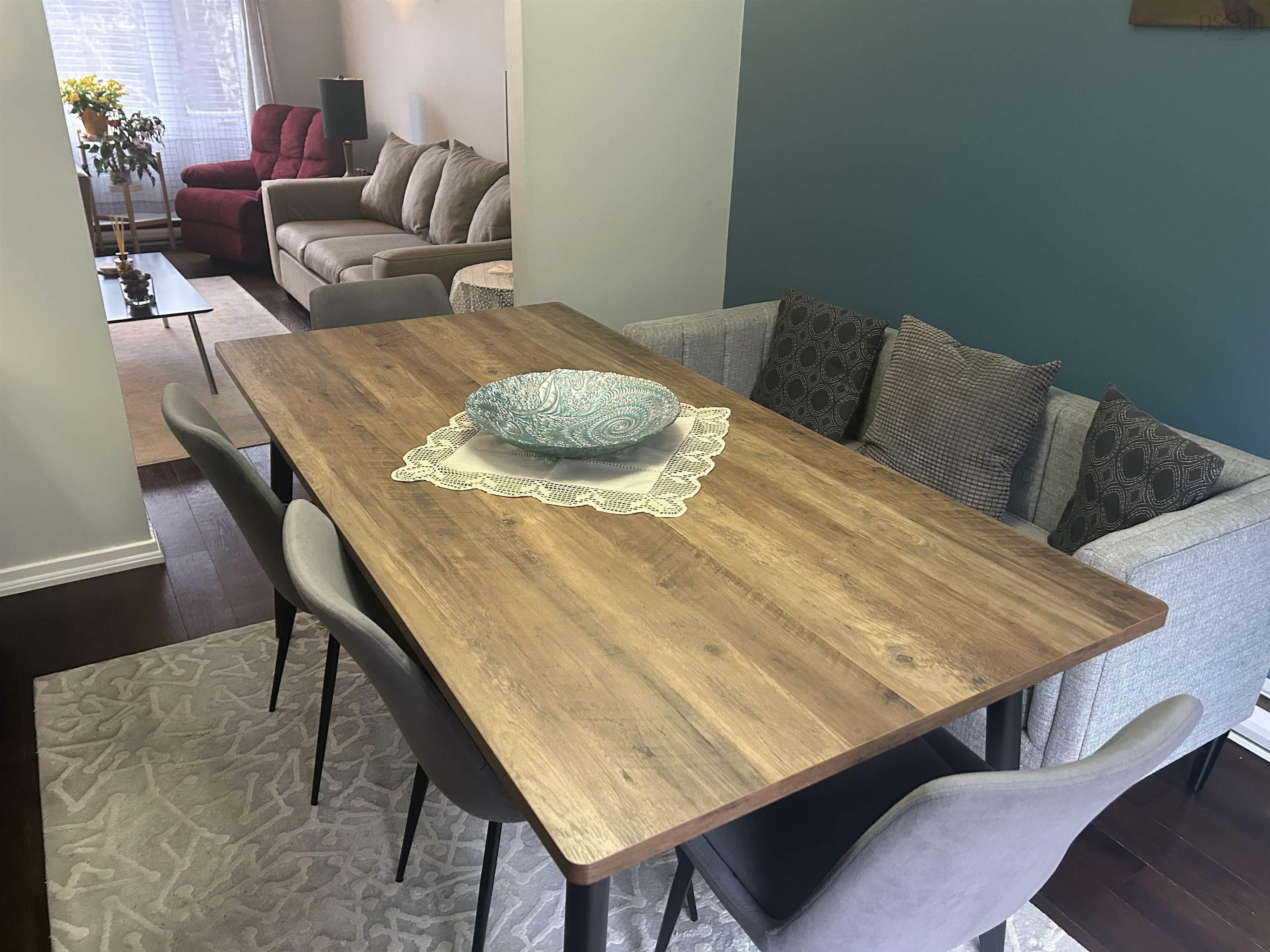 52 Regal Road photo #9