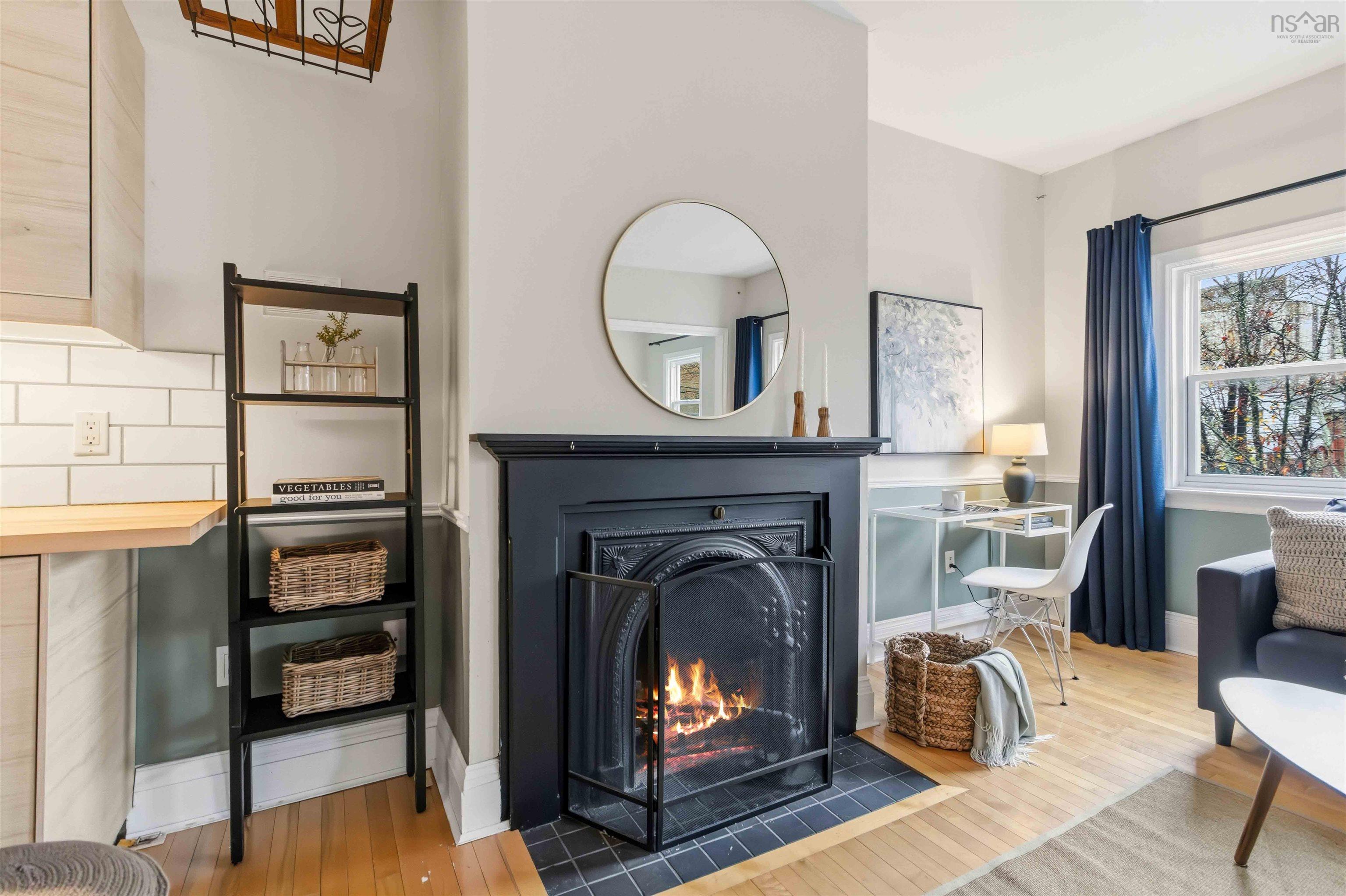 211 5393 Victoria Road photo #16