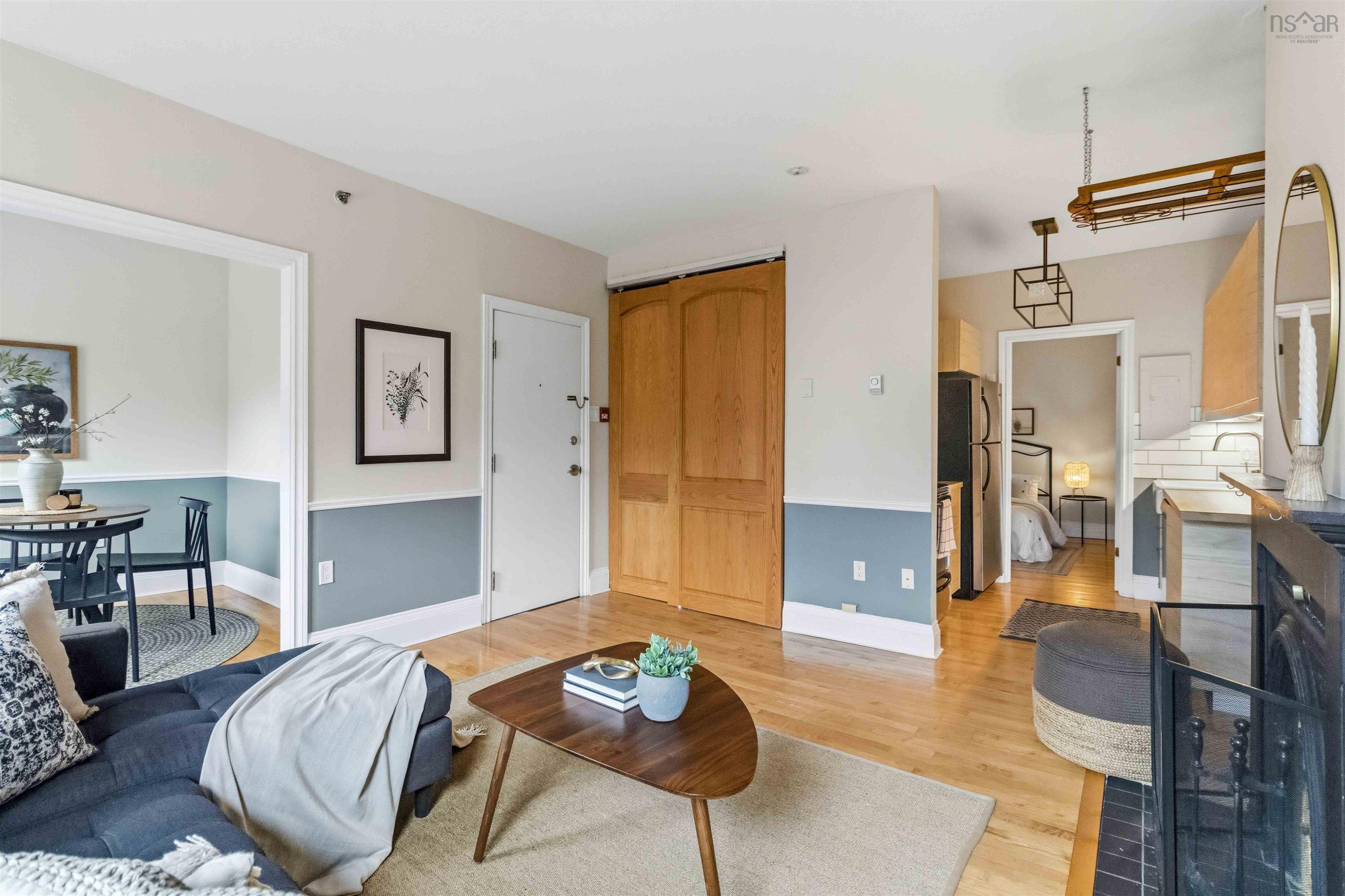 211 5393 Victoria Road photo #18