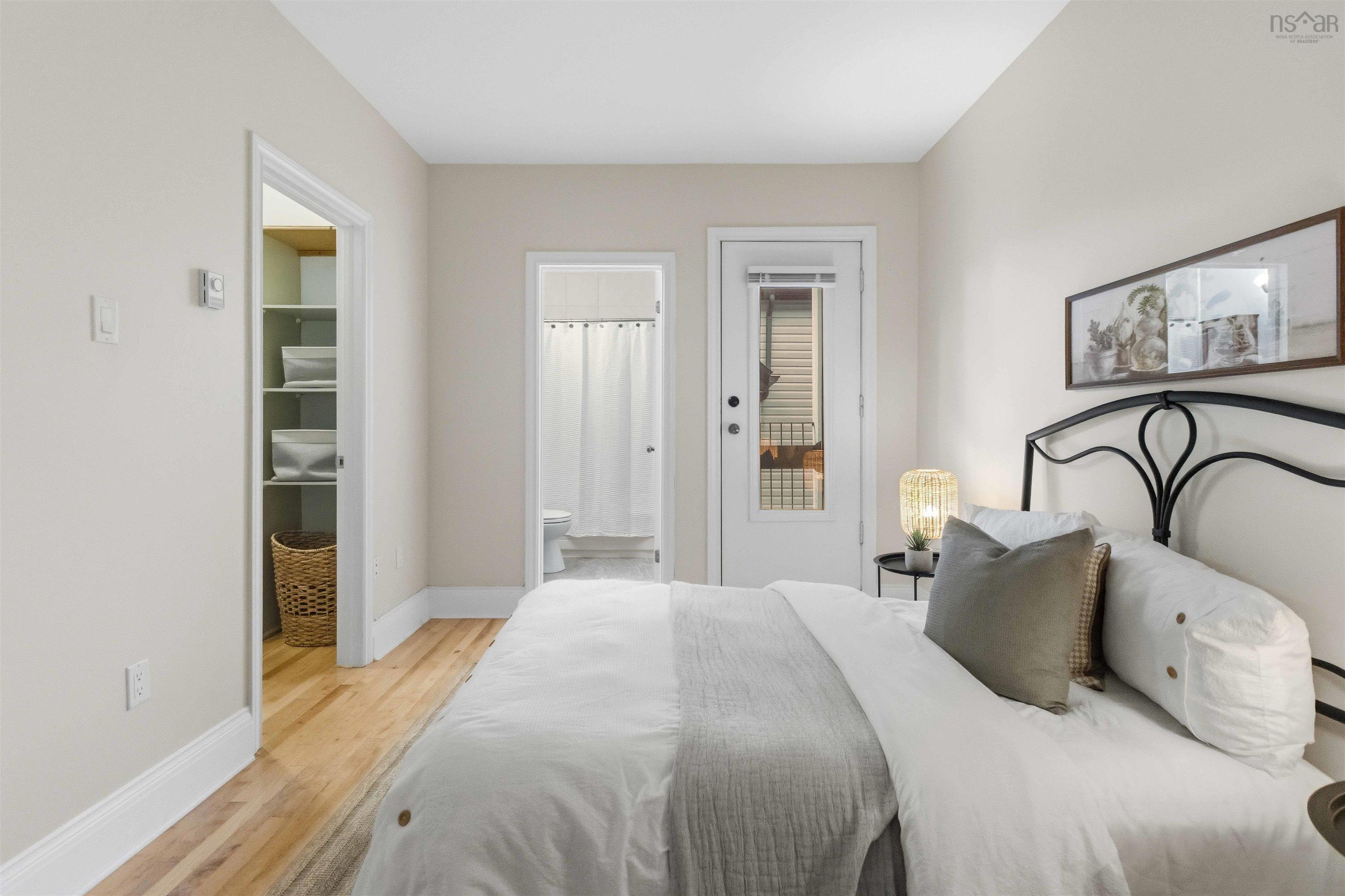 211 5393 Victoria Road photo #27