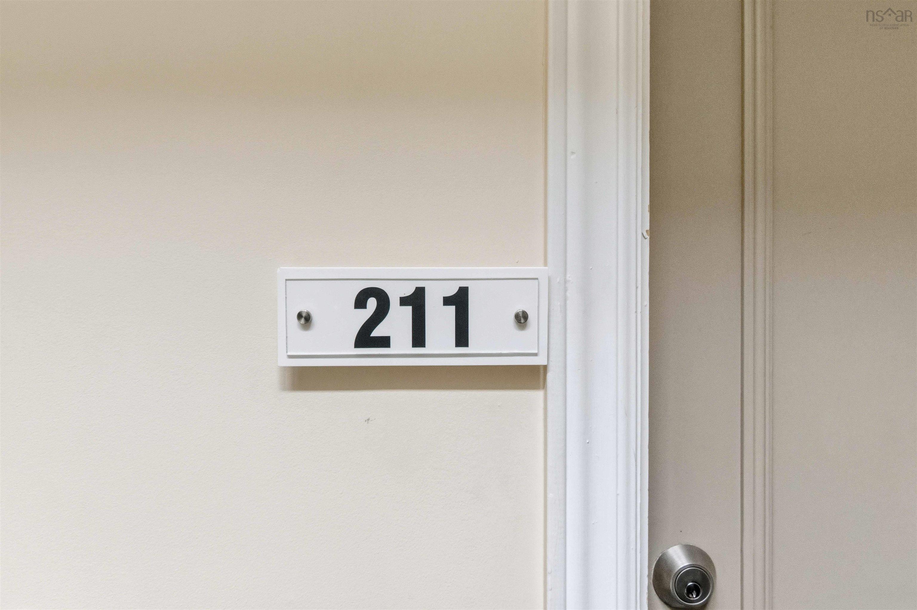 211 5393 Victoria Road photo #5