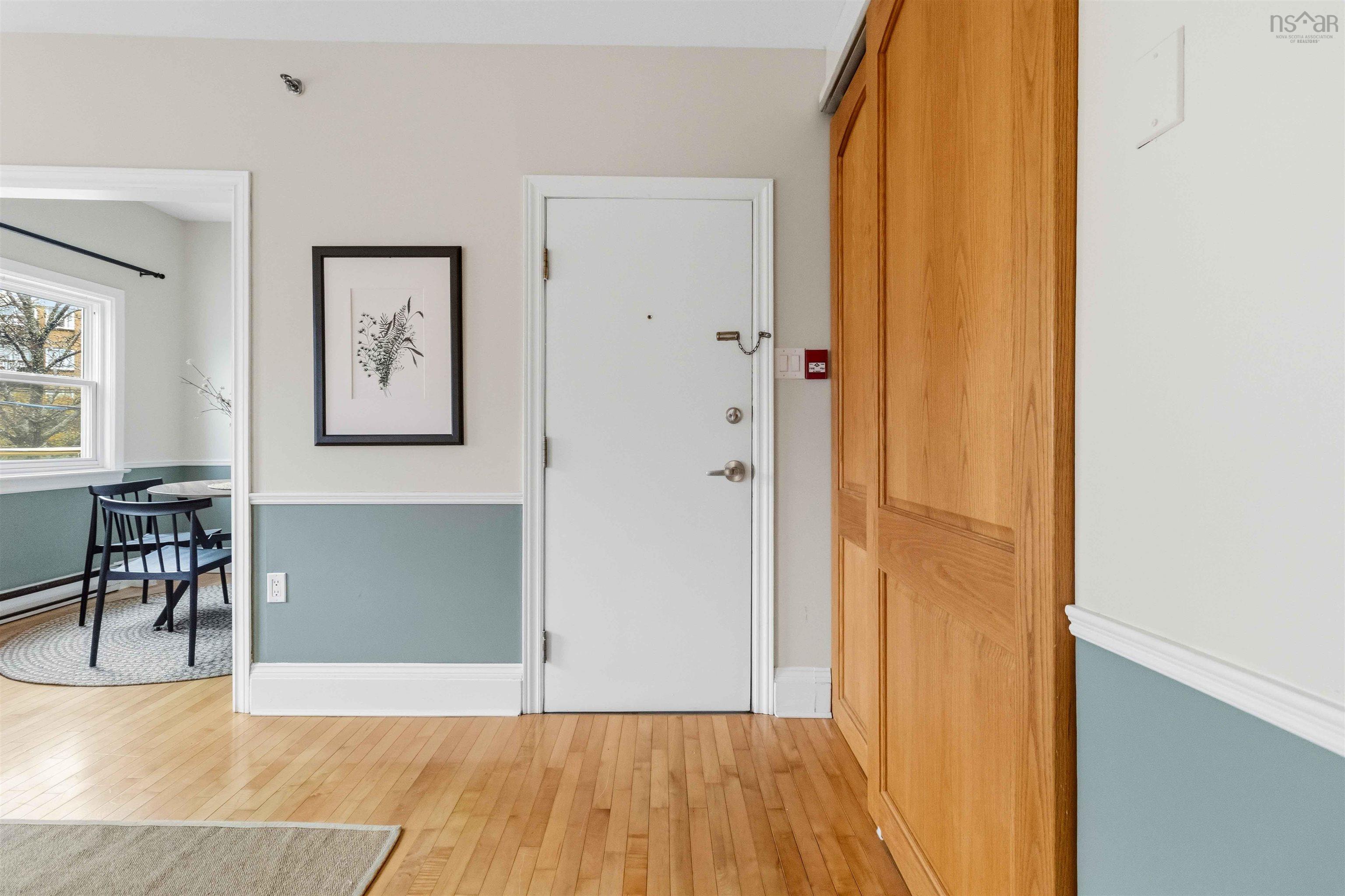 211 5393 Victoria Road photo #6