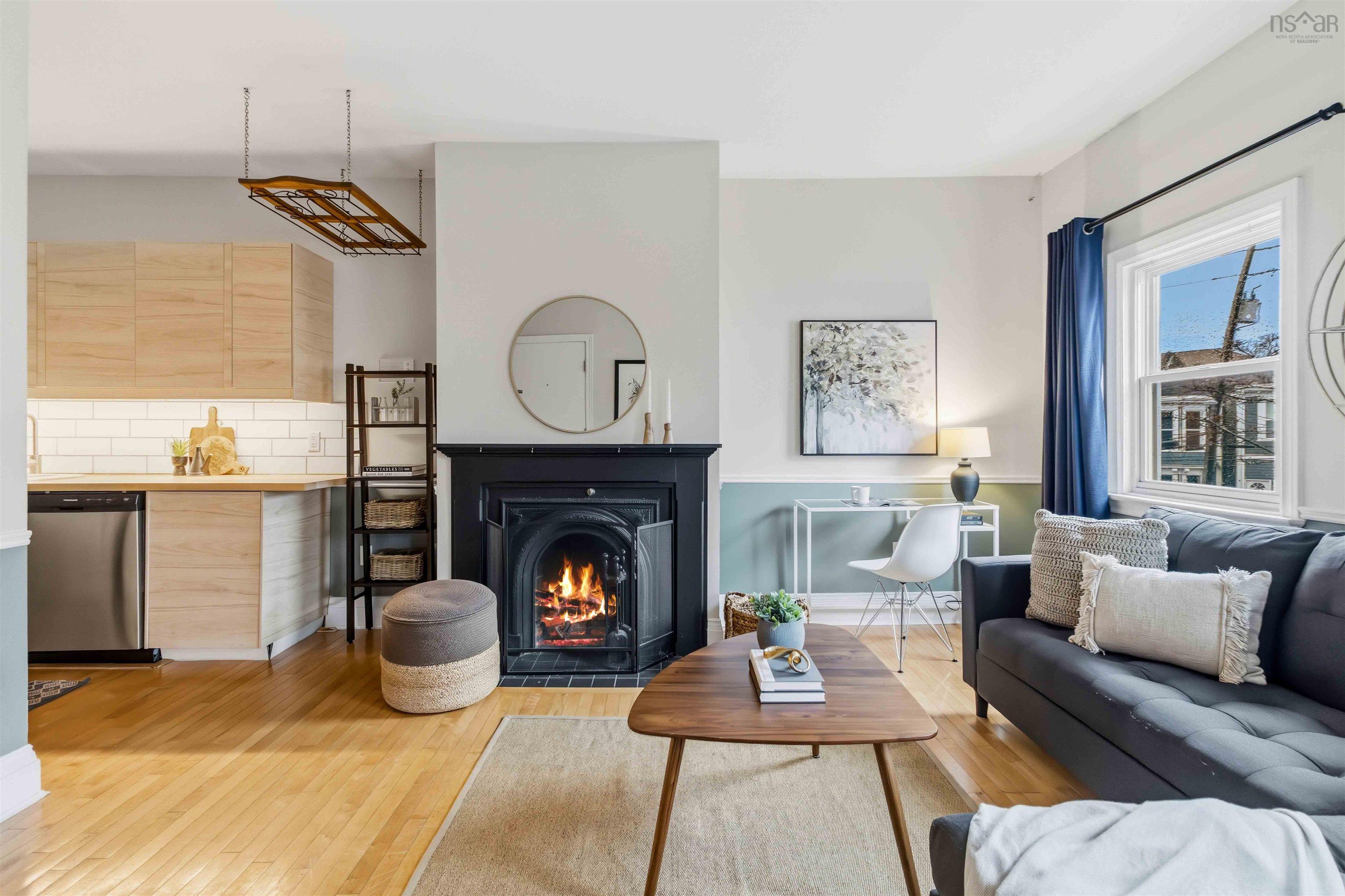 211 5393 Victoria Road photo #10