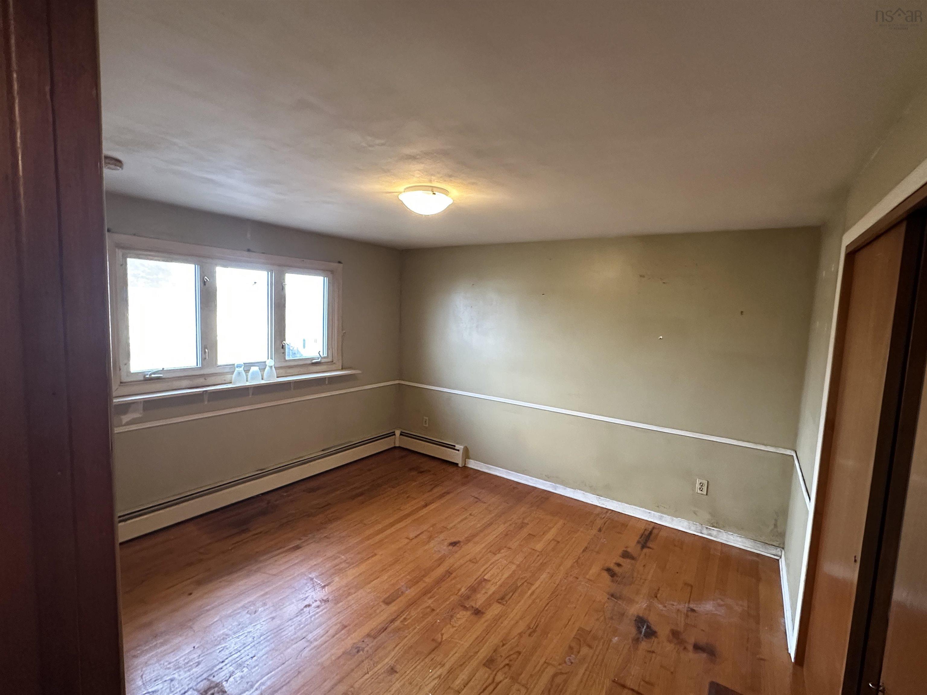 12 Marilyn Drive photo #11