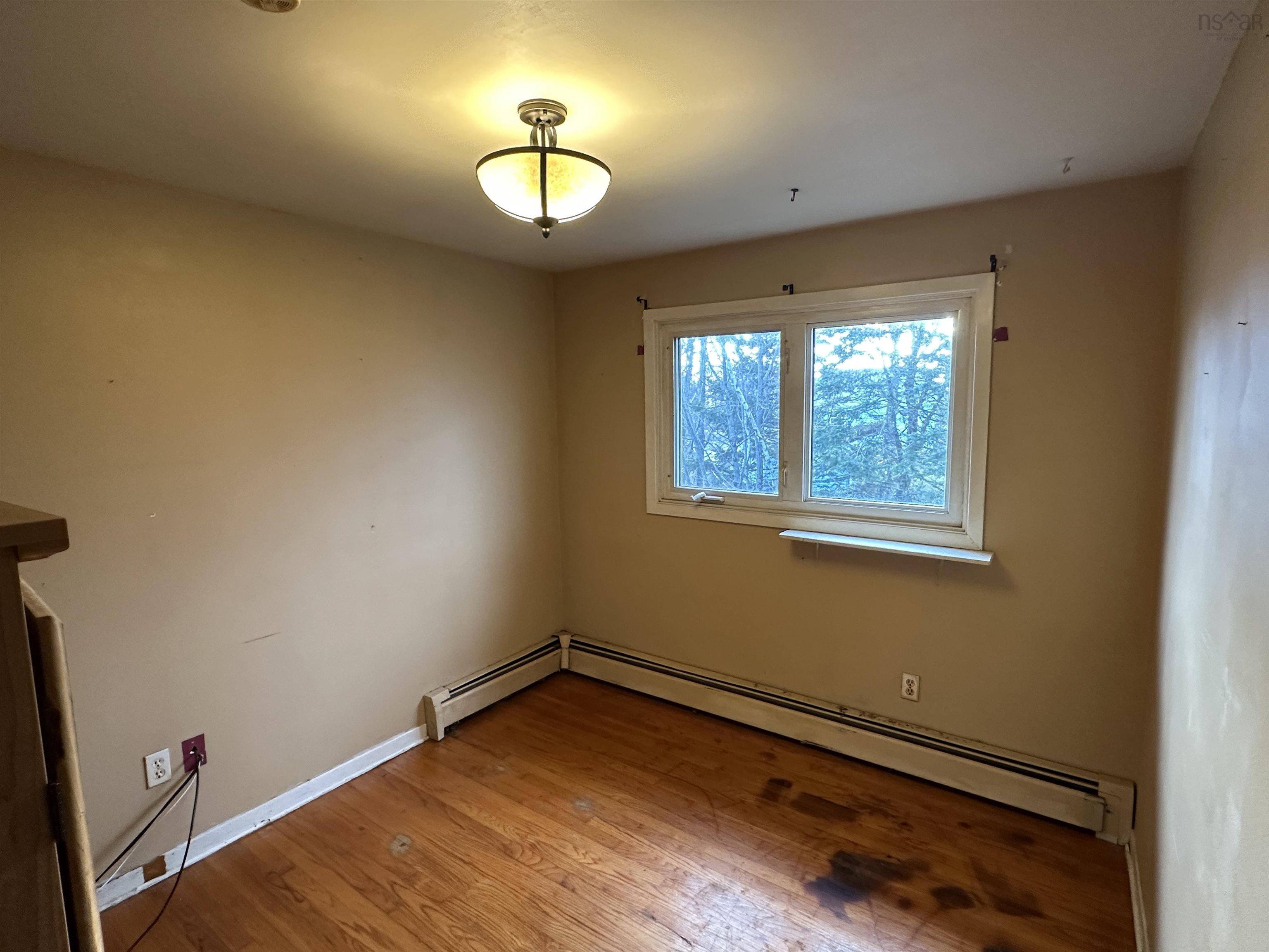 12 Marilyn Drive photo #14