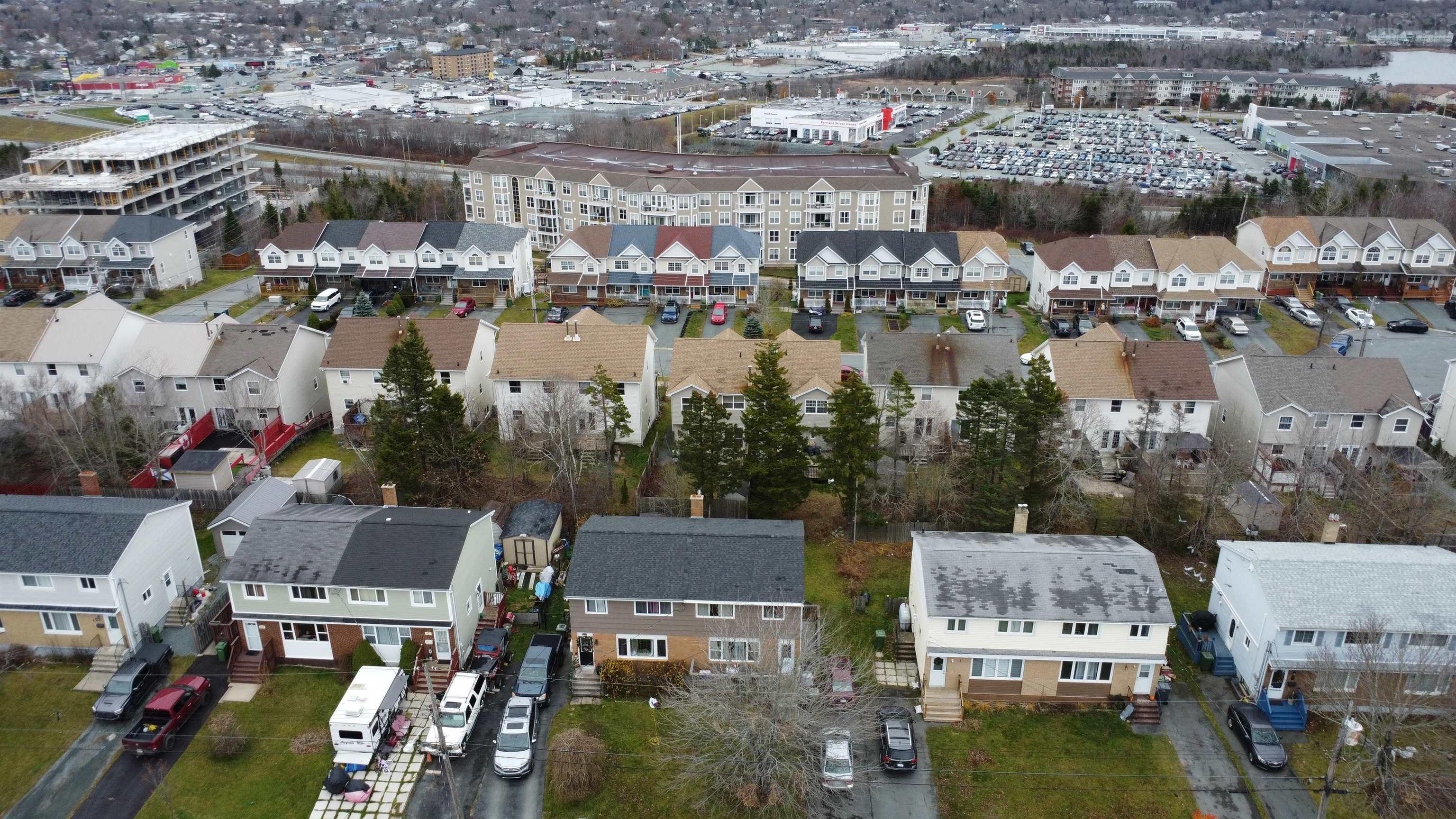 12 Marilyn Drive photo #3