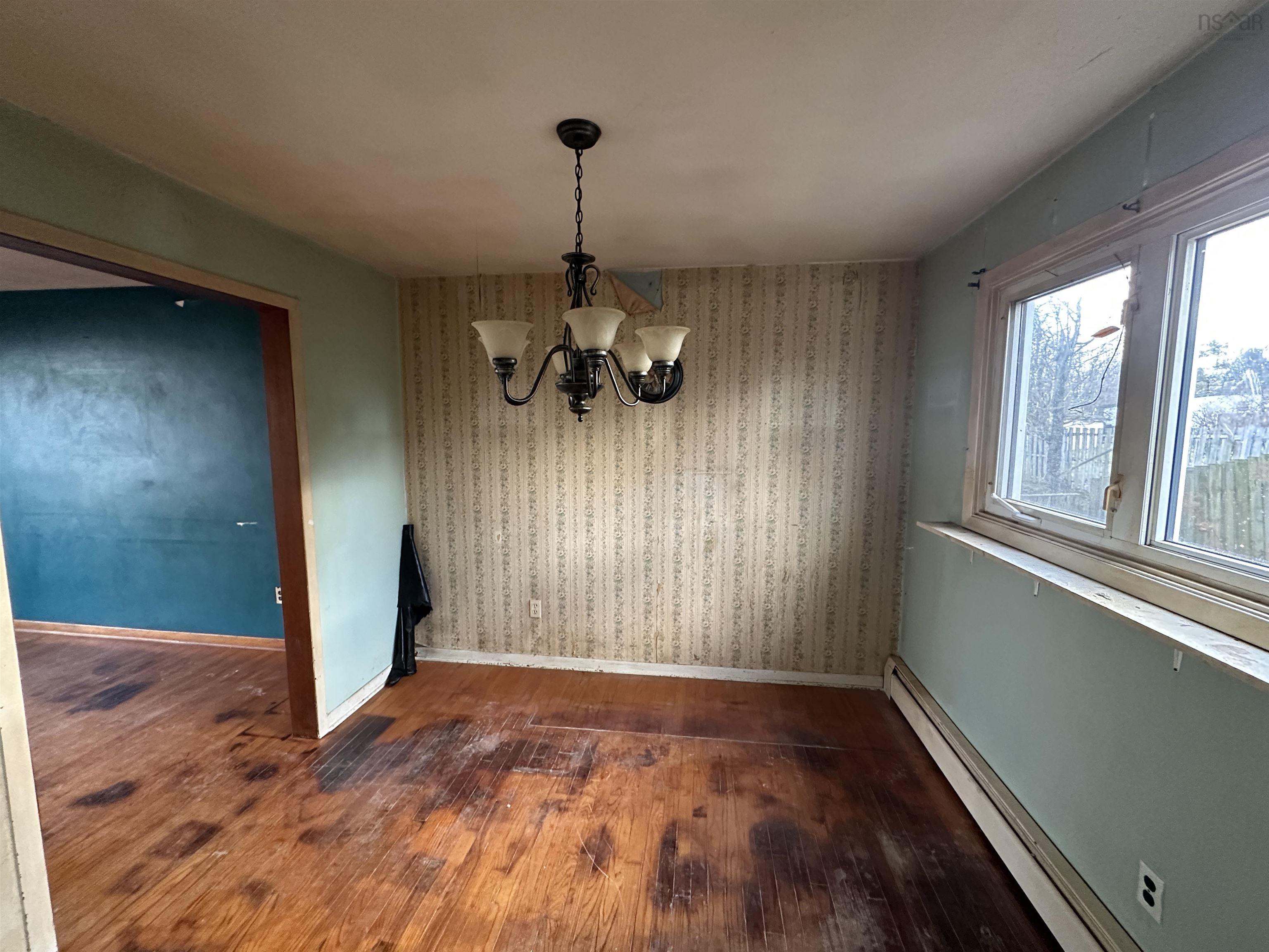 12 Marilyn Drive photo #6