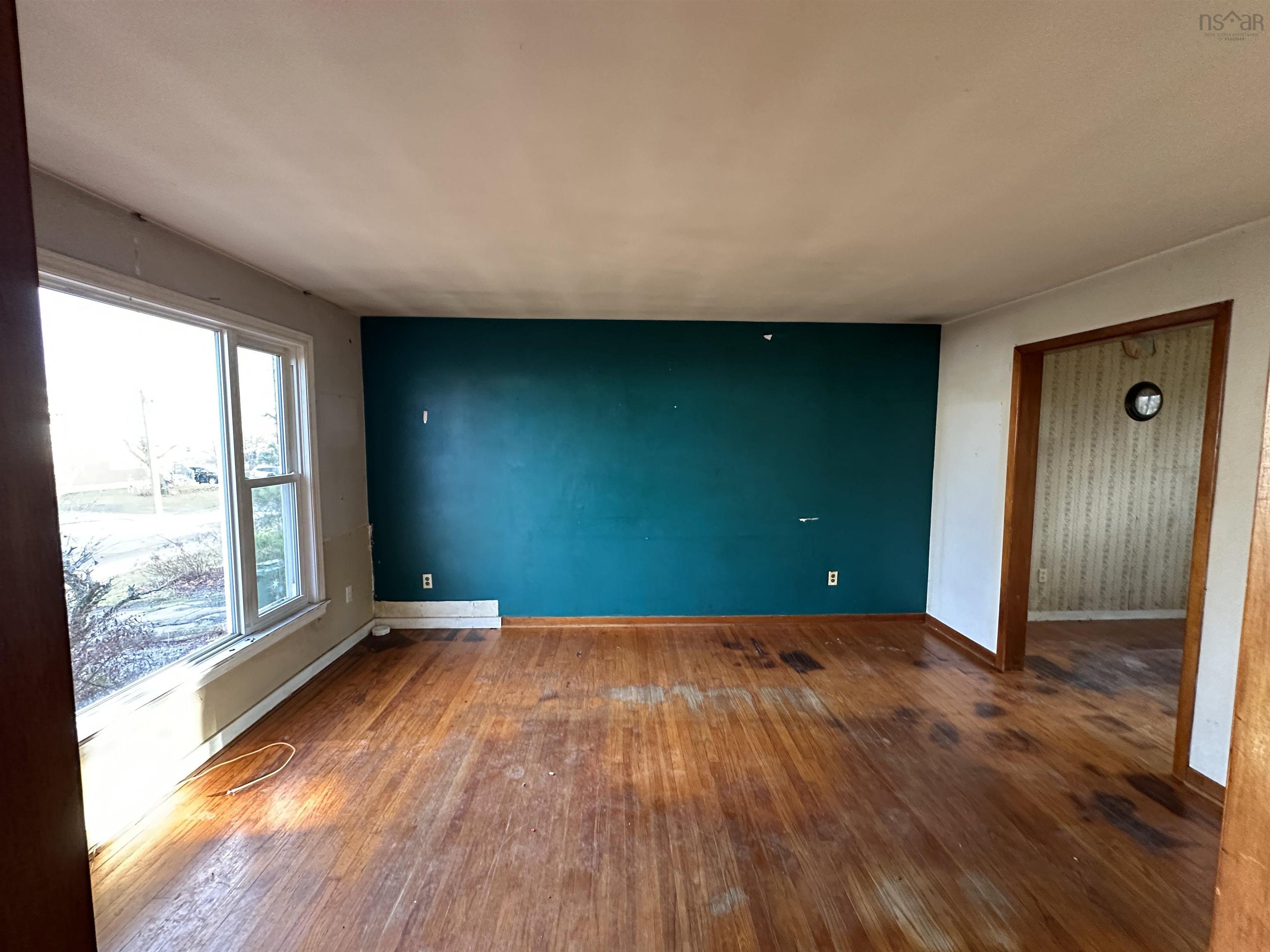 12 Marilyn Drive photo #7