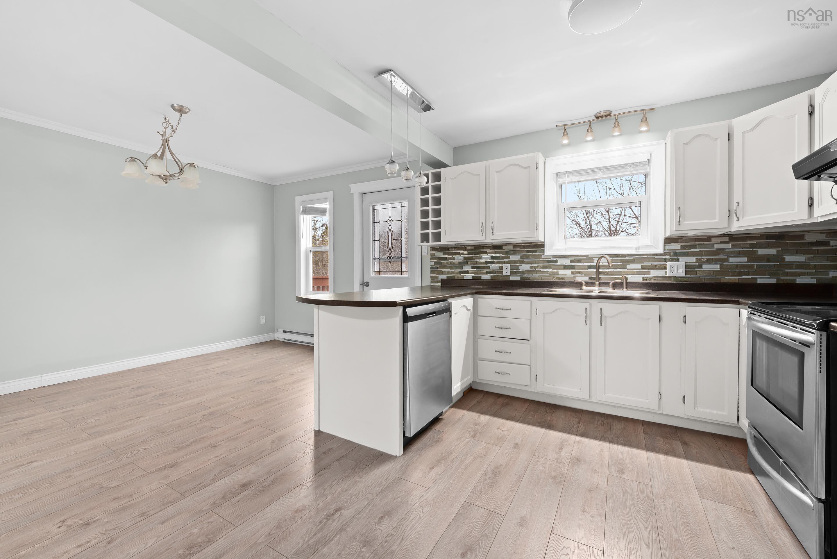 25 Taleen Drive photo #8