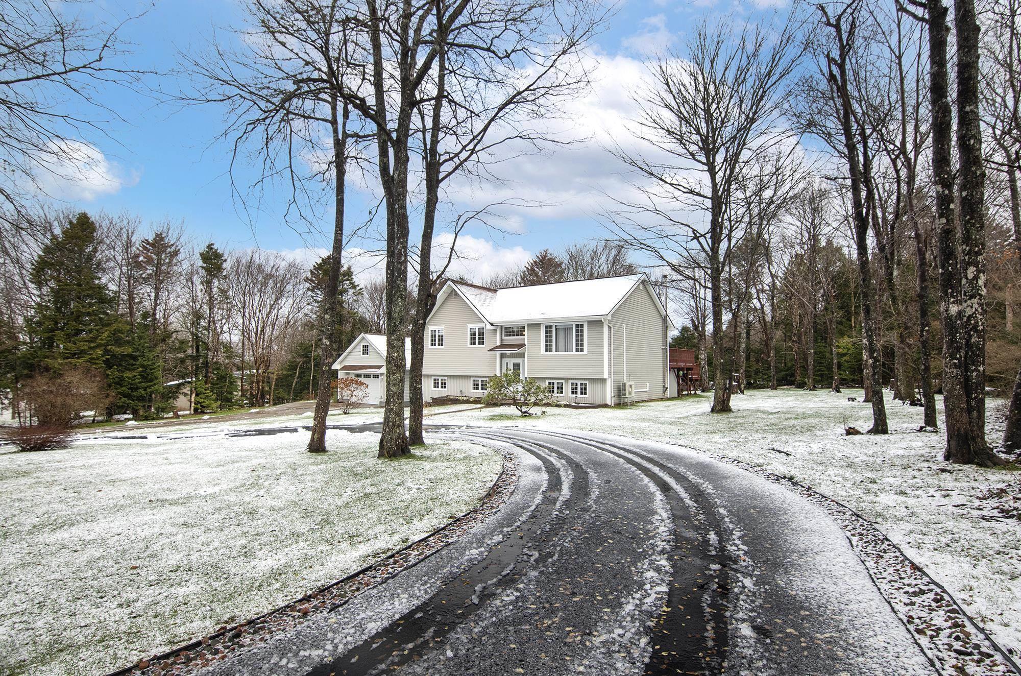 10 Ashley Drive photo #11