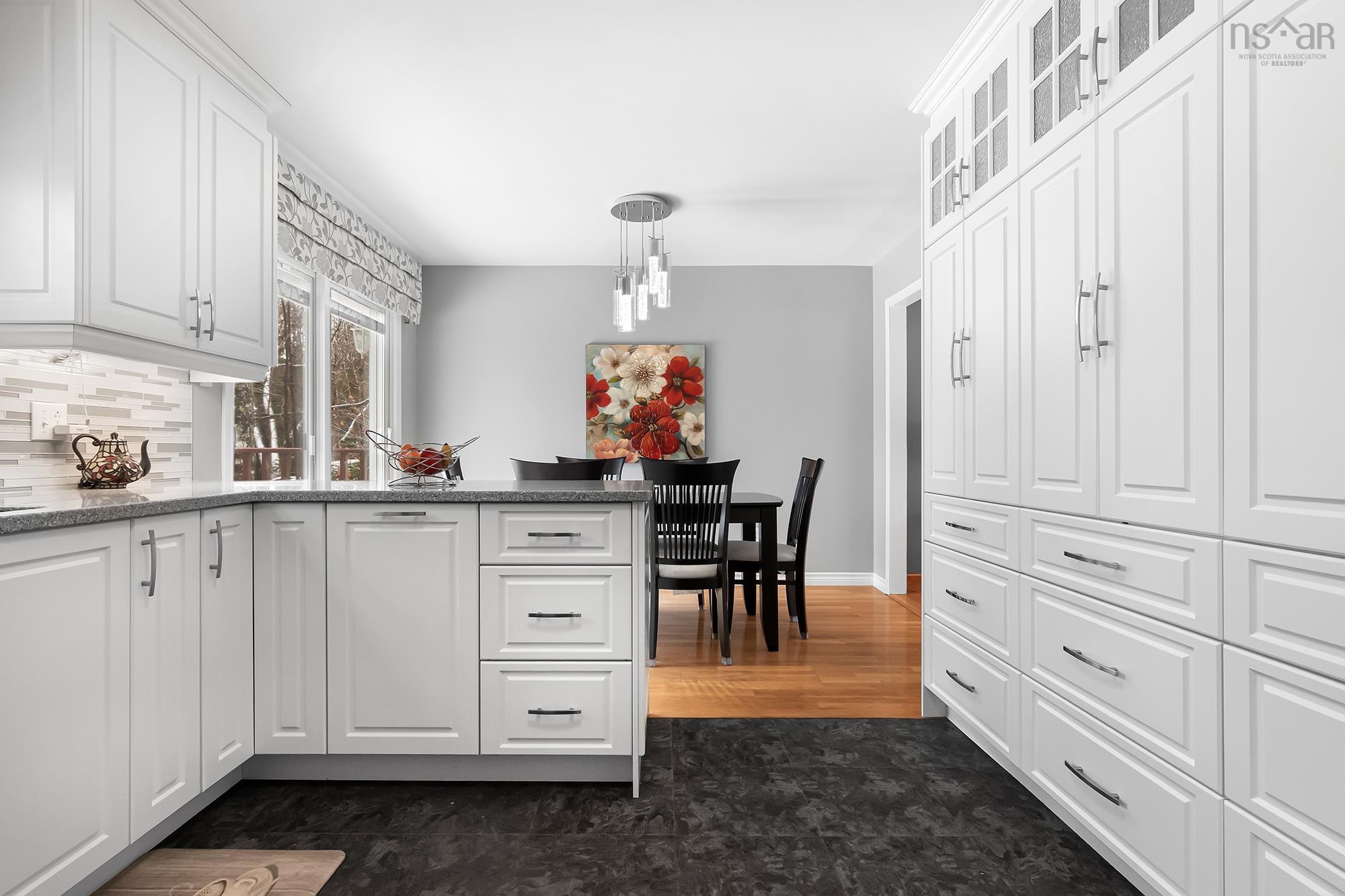 10 Ashley Drive photo #16