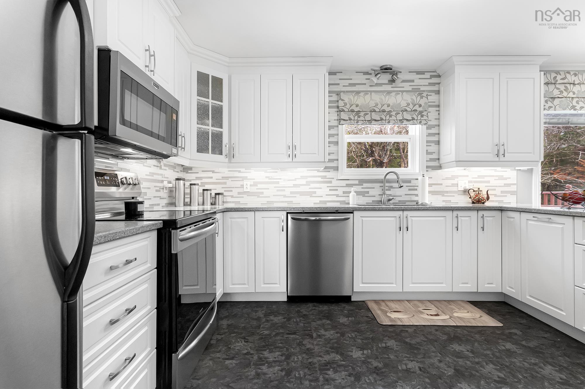 10 Ashley Drive photo #17