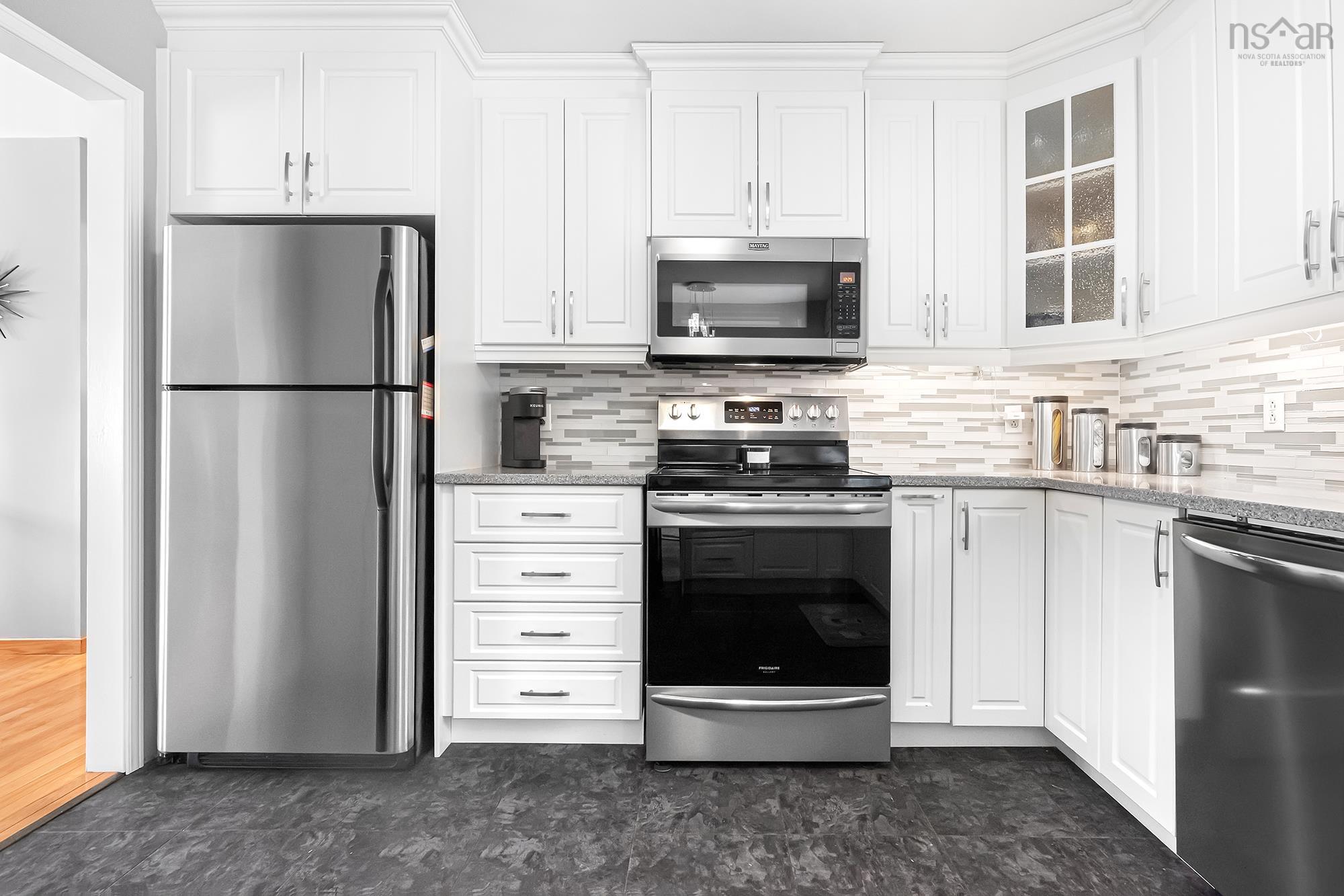 10 Ashley Drive photo #20