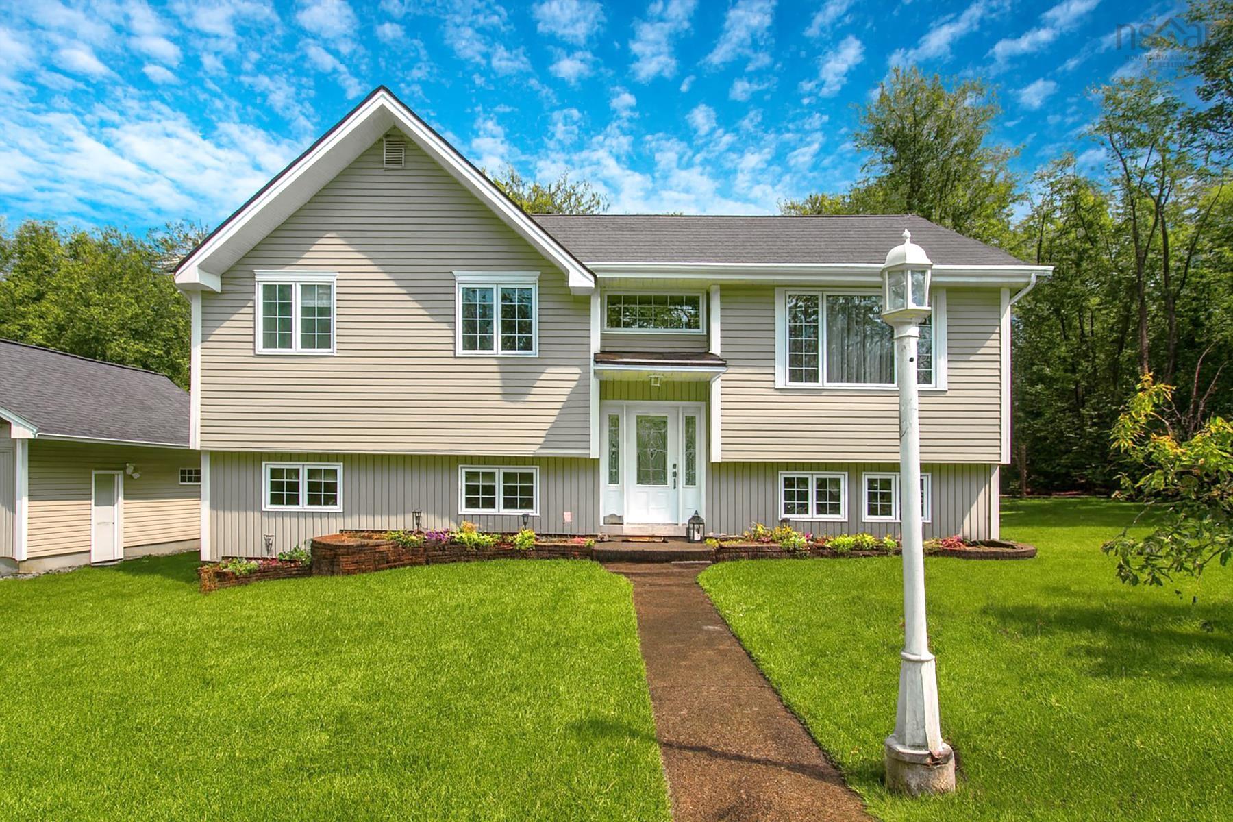 10 Ashley Drive photo #3