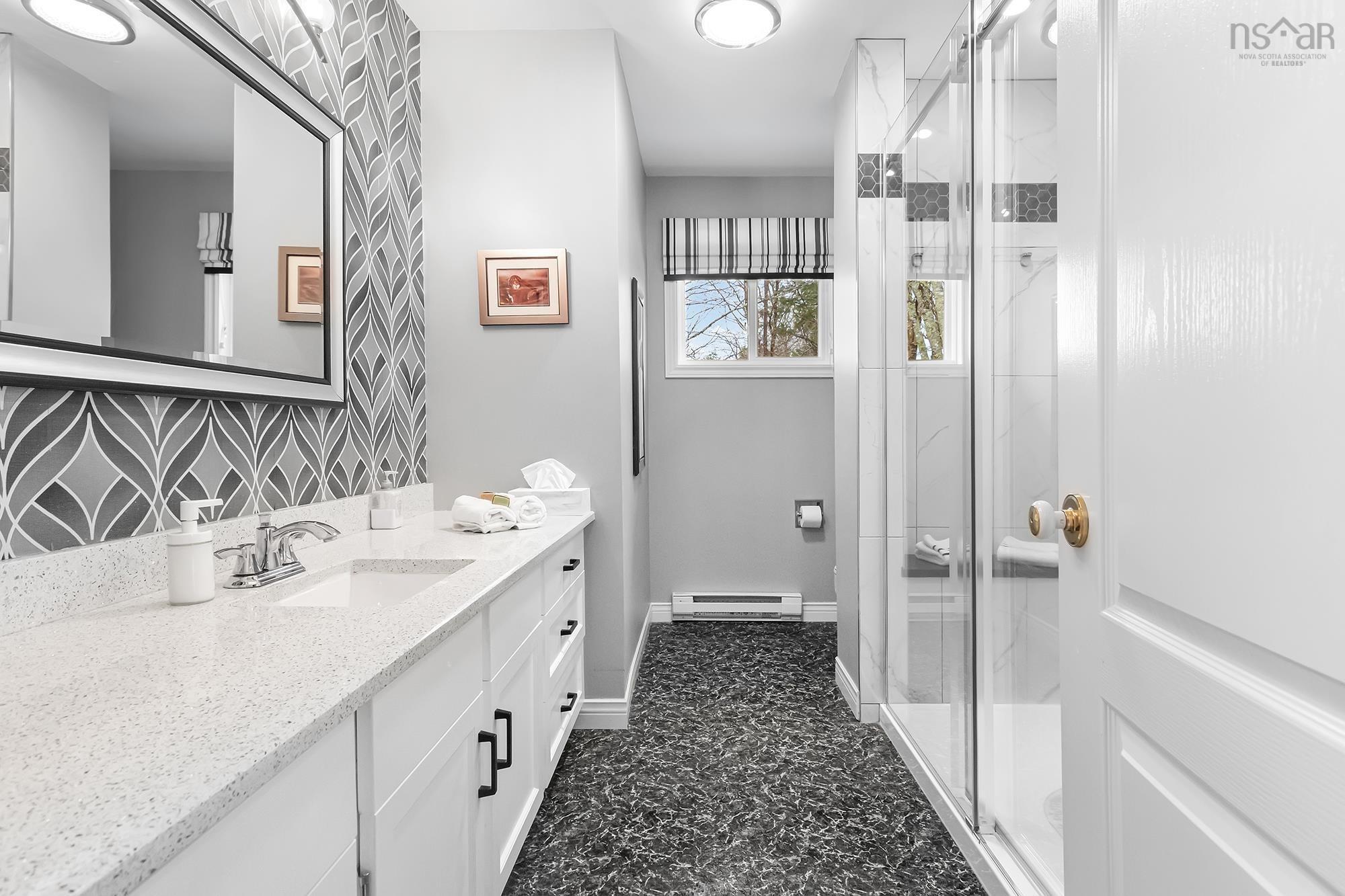 10 Ashley Drive photo #21