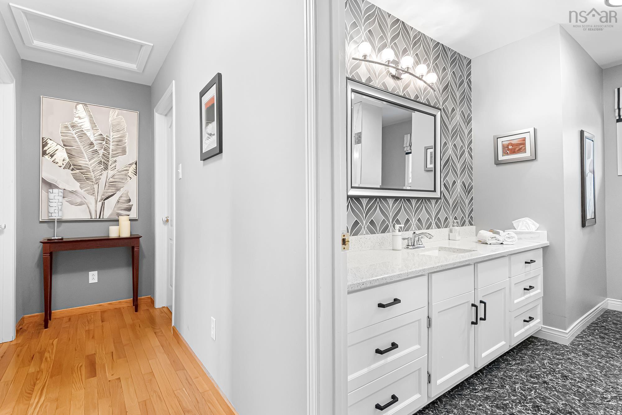 10 Ashley Drive photo #22