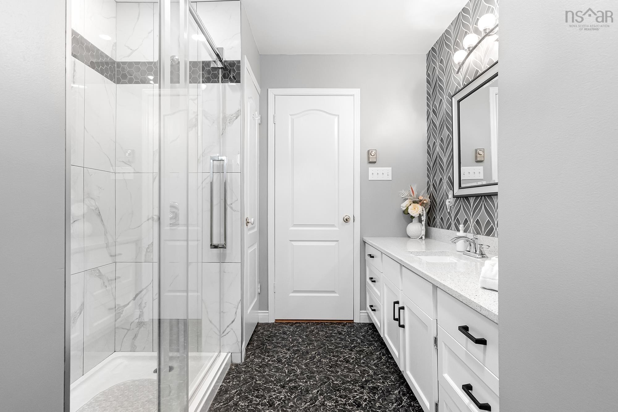 10 Ashley Drive photo #24