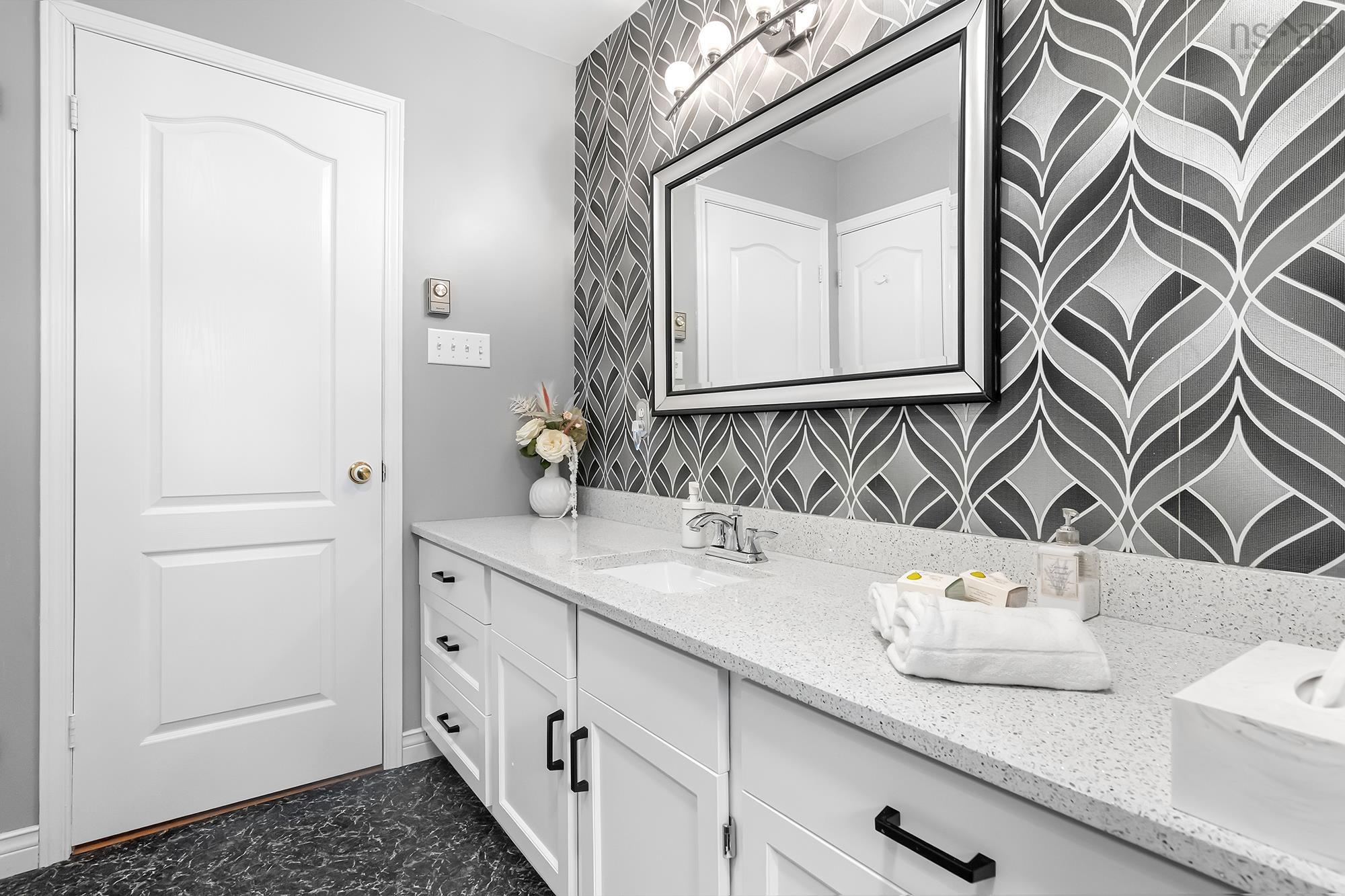 10 Ashley Drive photo #25