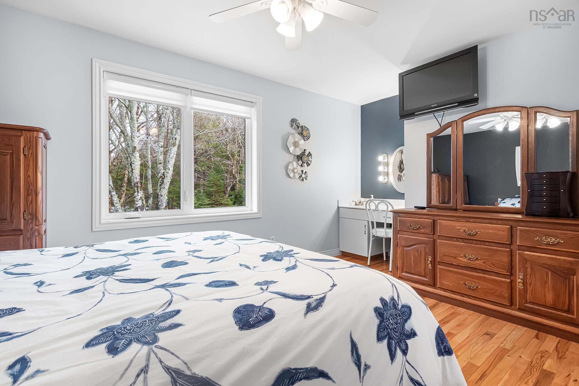 10 Ashley Drive photo #31