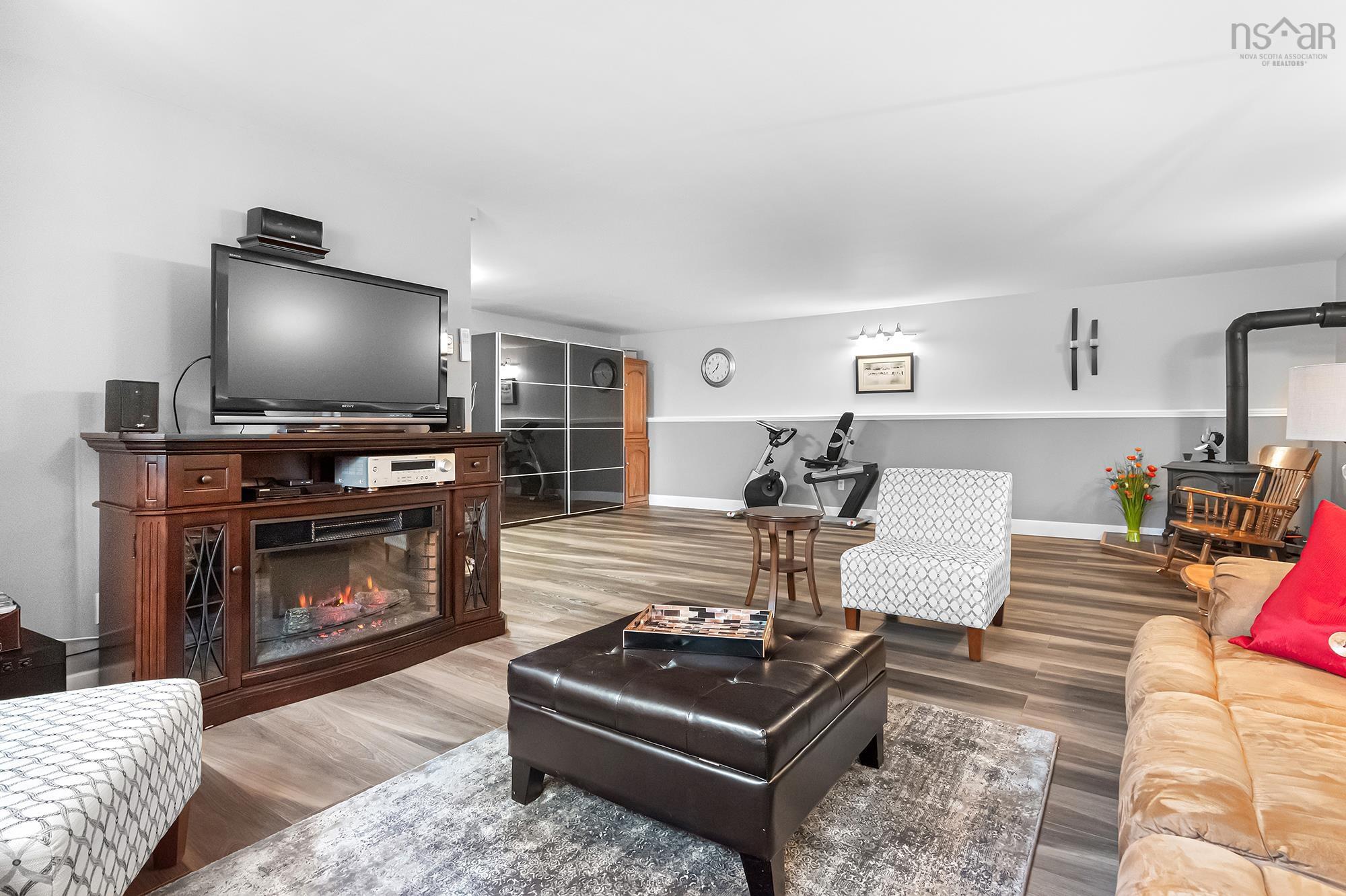 10 Ashley Drive photo #33