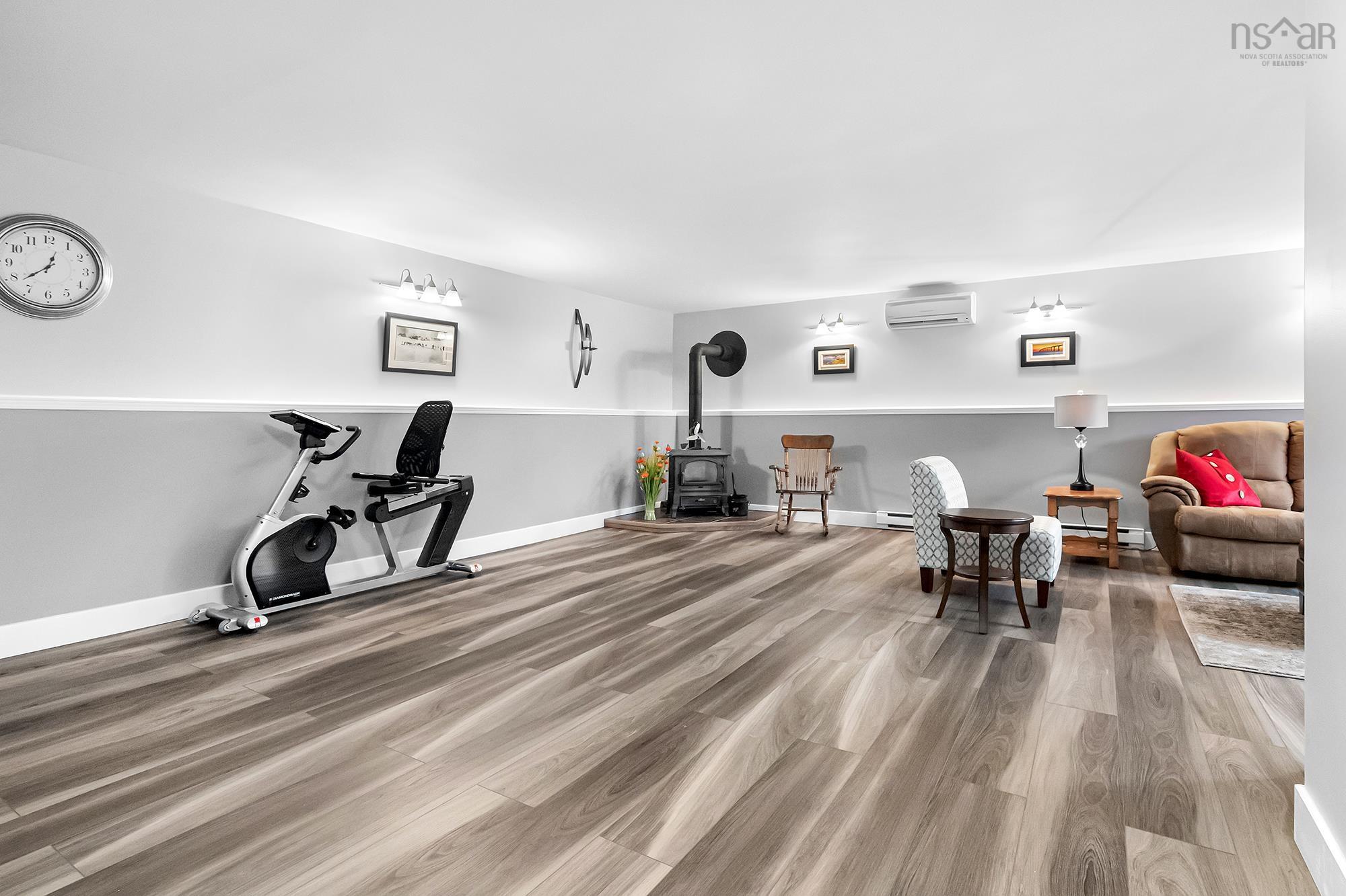 10 Ashley Drive photo #34