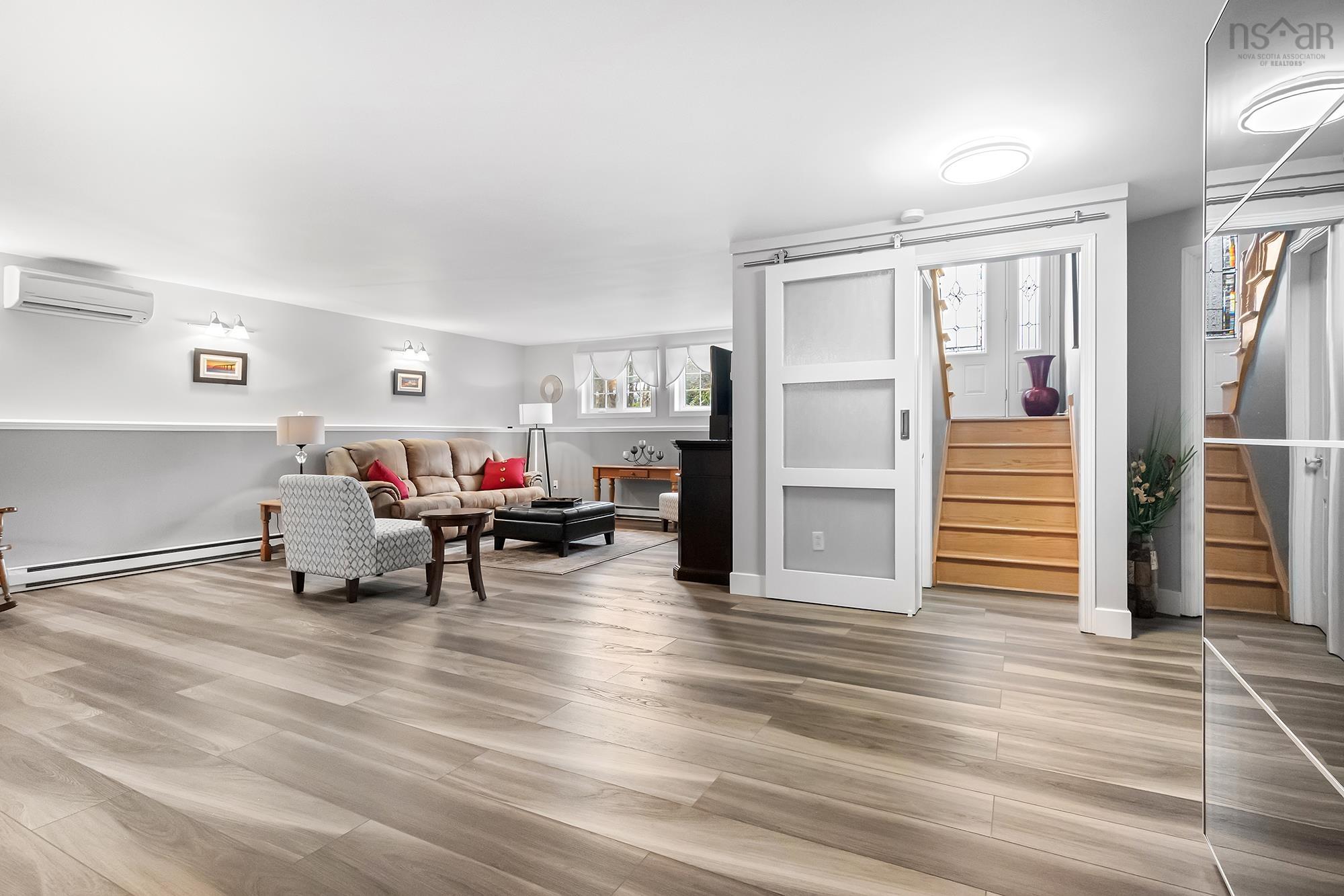 10 Ashley Drive photo #35