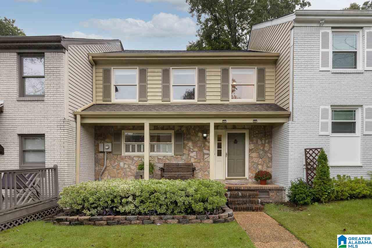 Homes for sale in Vestavia, AL | 3272 Overton Manor Dr, Vestavia, AL 35243 | MLS# 1297103