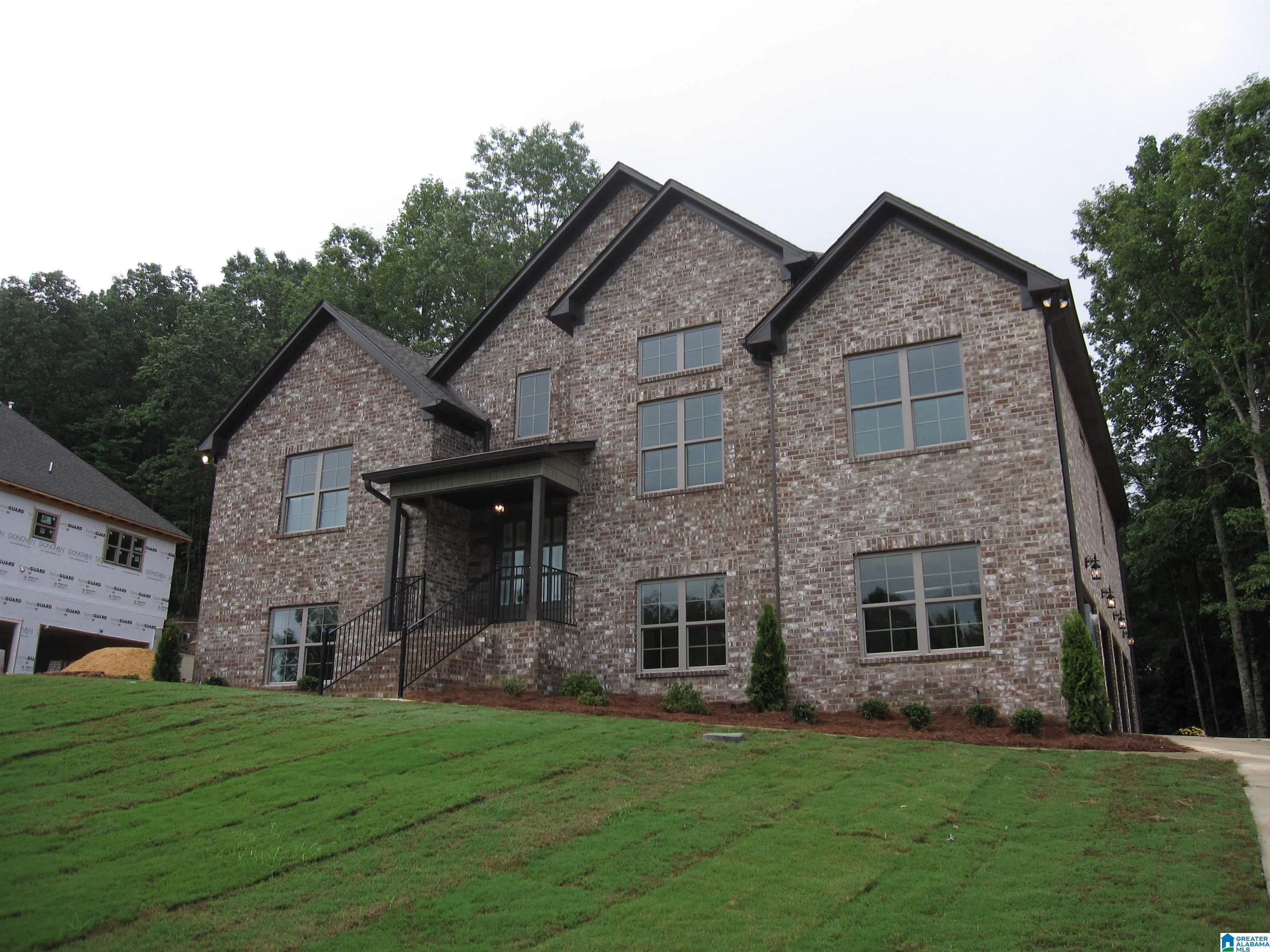 1089 Grey Oaks Valley, Pelham, AL 35124