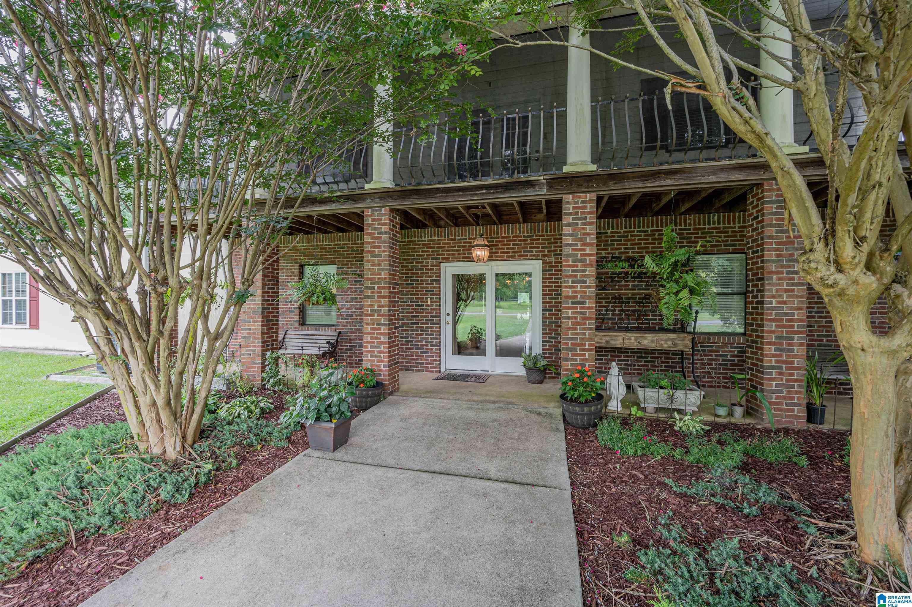 LAH Sotheby's International Realty Professional Realtors Serving