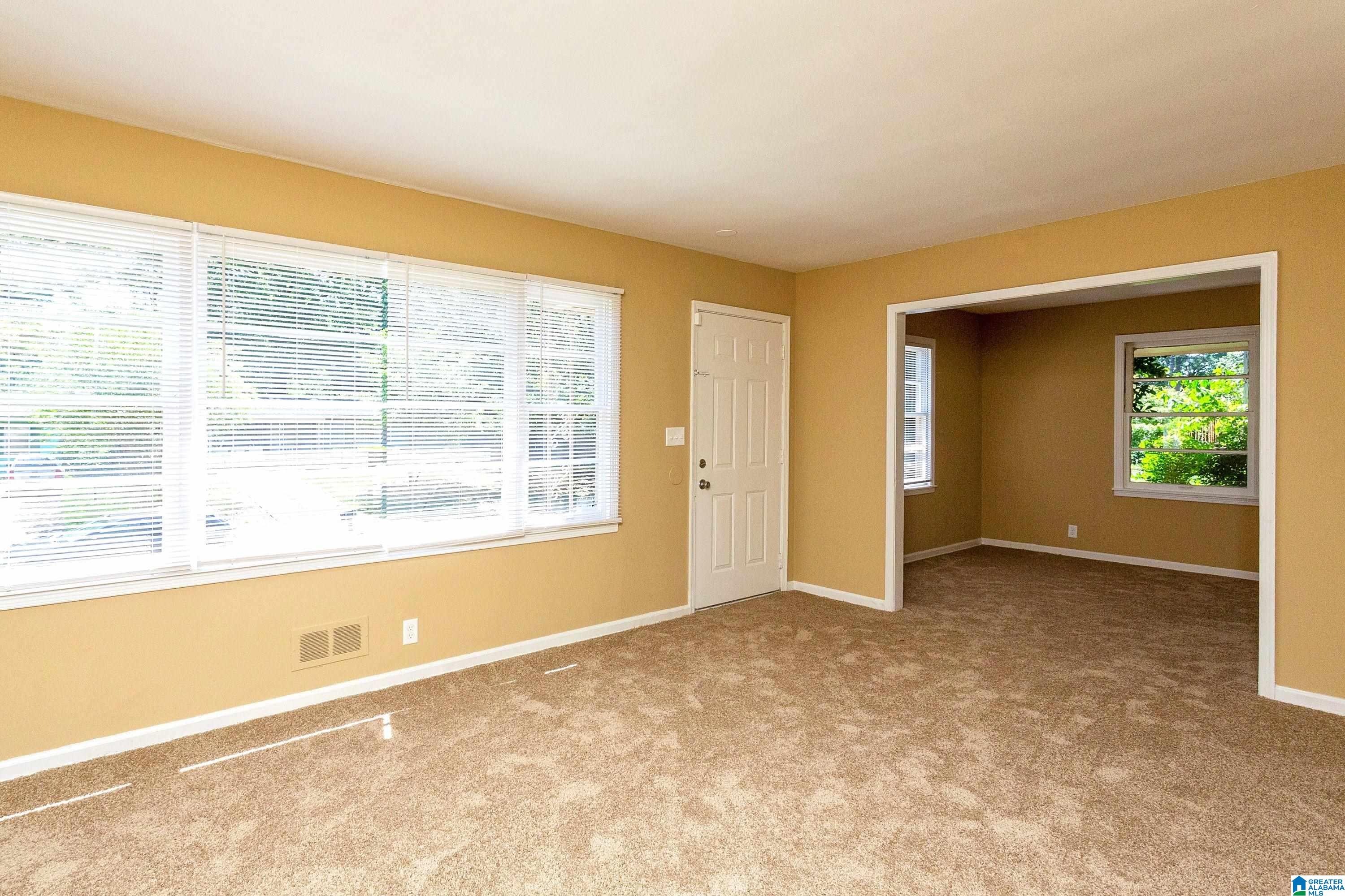 636 ROEBUCK CIRCLE