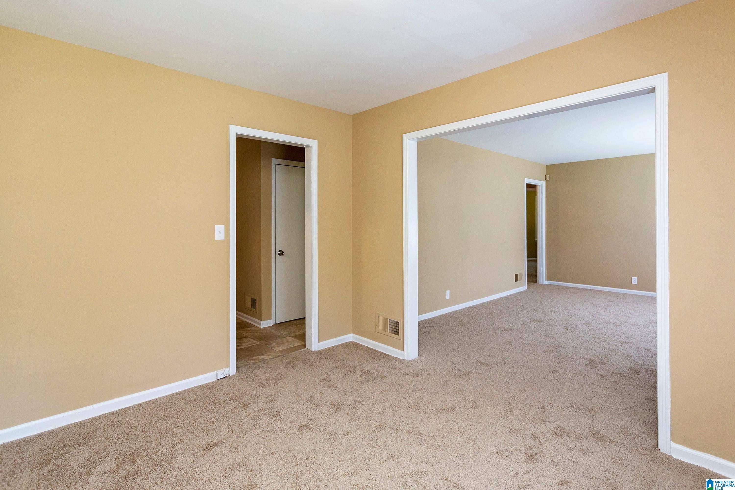 636 ROEBUCK CIRCLE