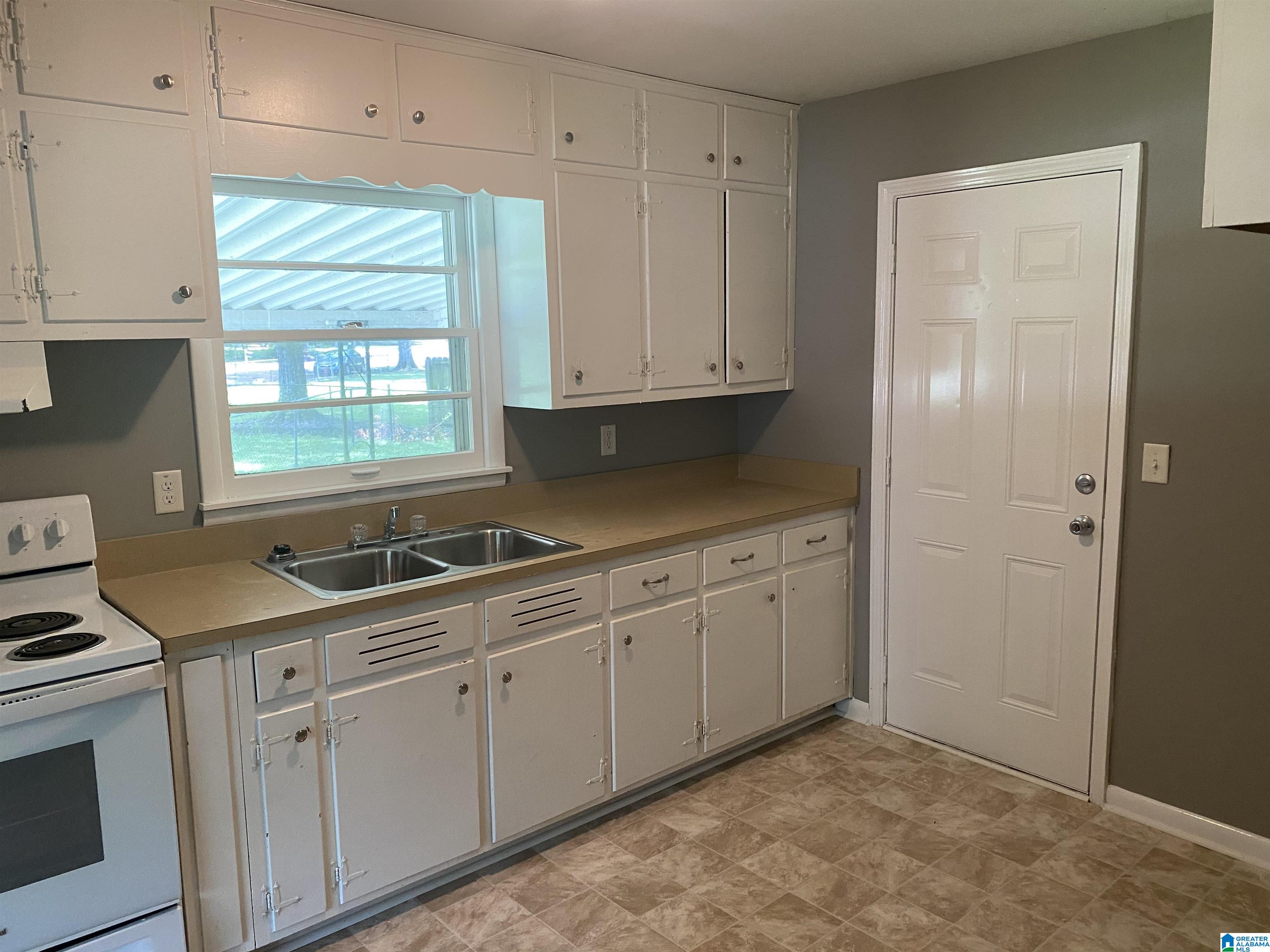 133 16TH TERRACE NE