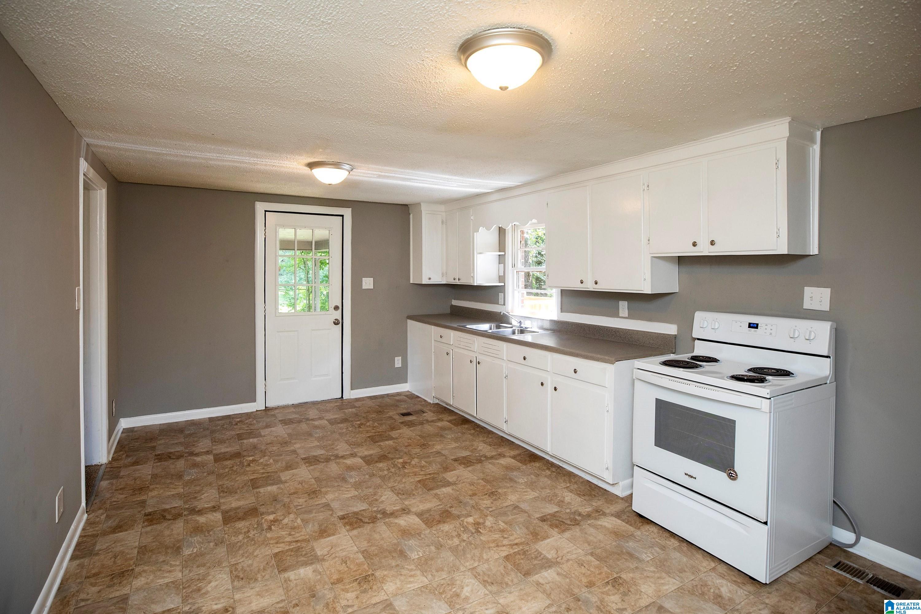 1536 LILLY LANE