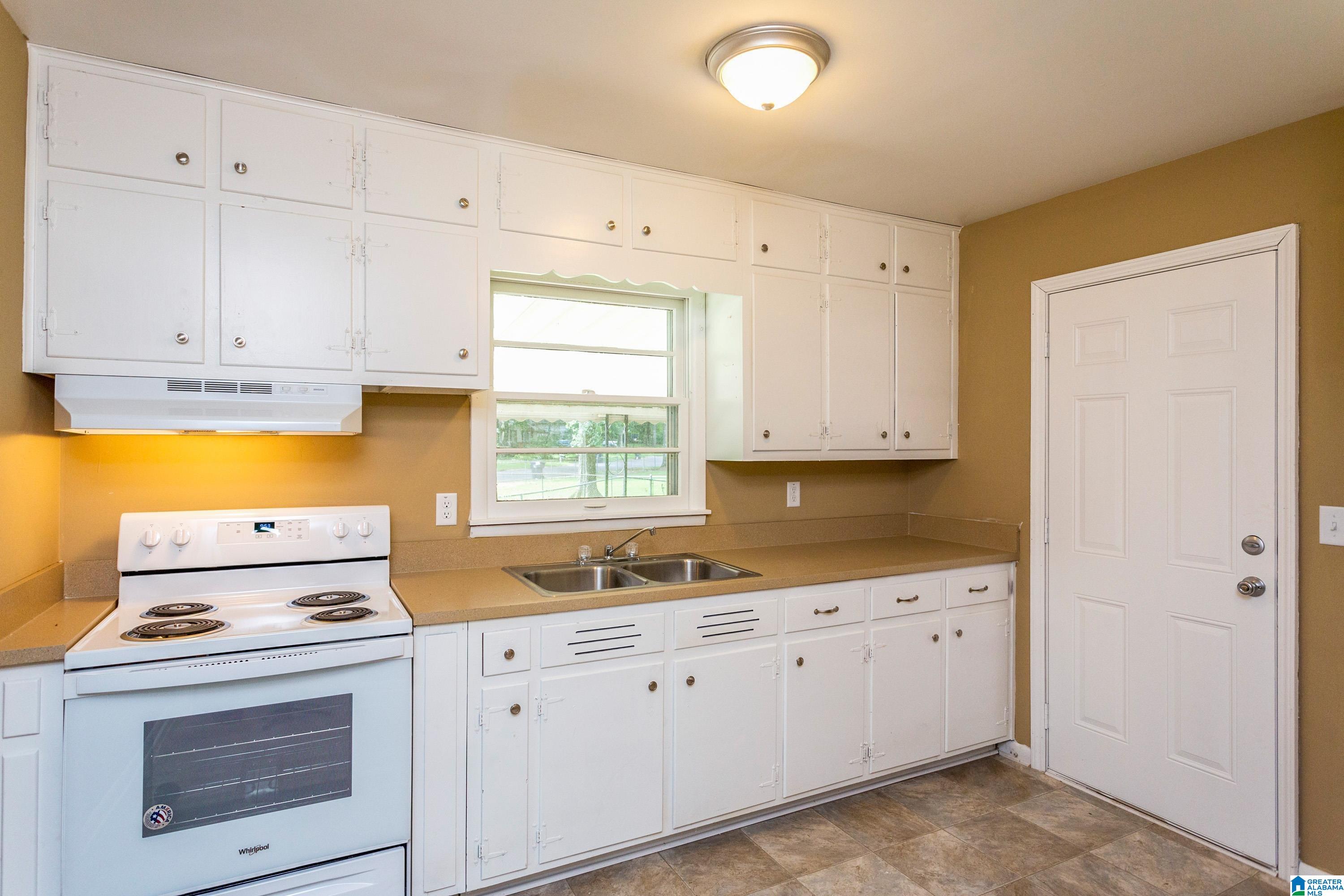 133 16TH TERRACE NE