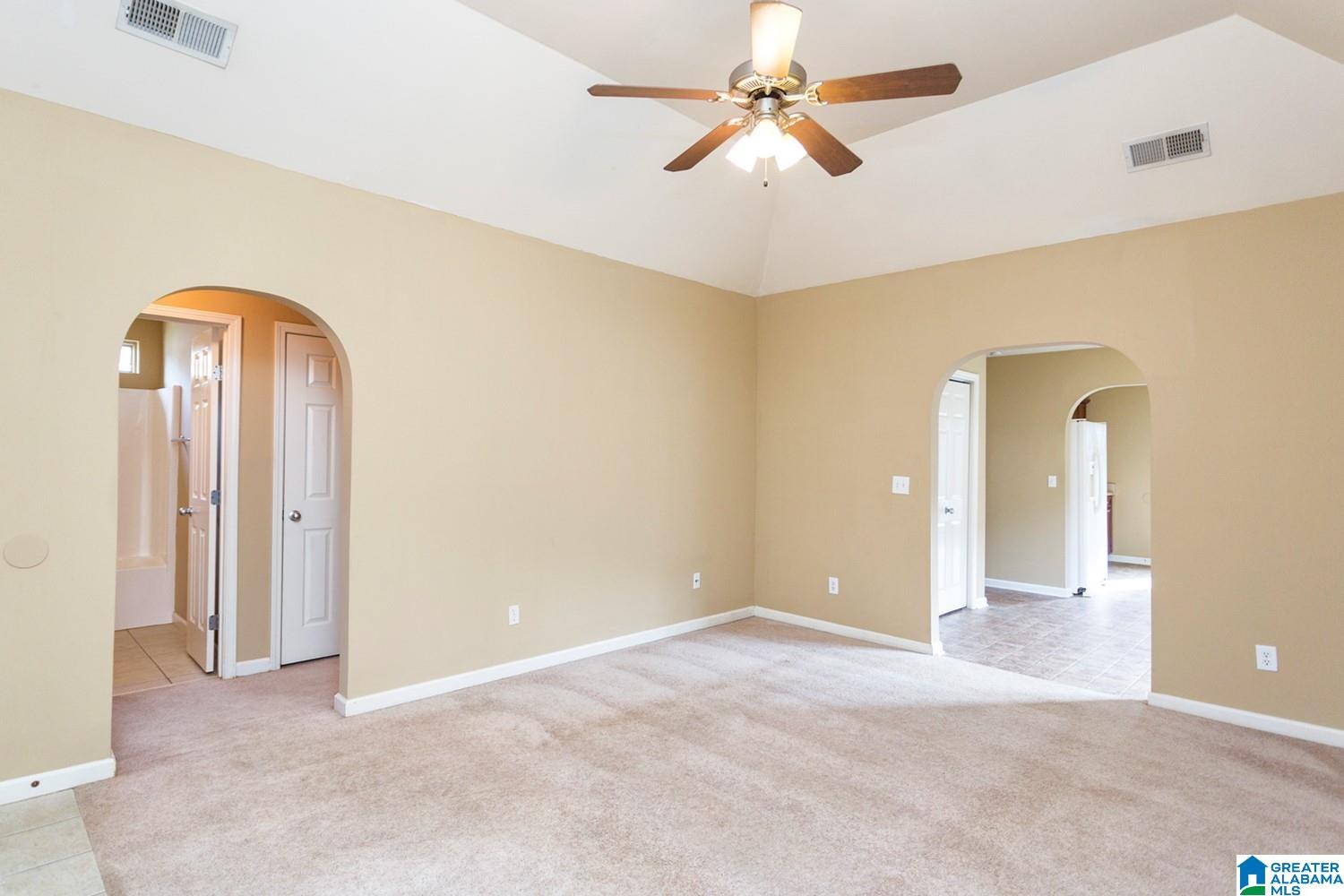 310 FOX RUN CIRCLE