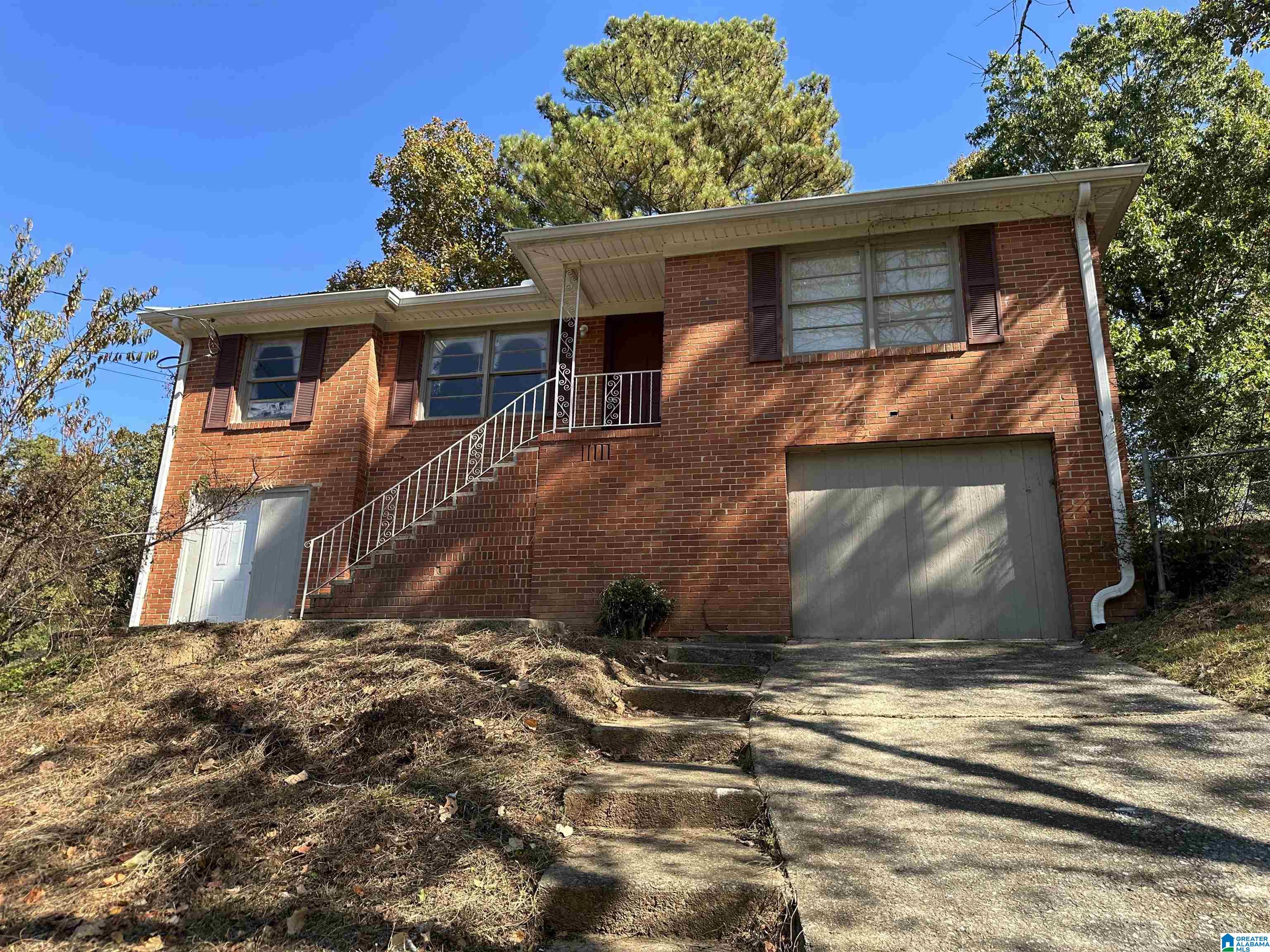 1006 BROADMOOR DRIVE