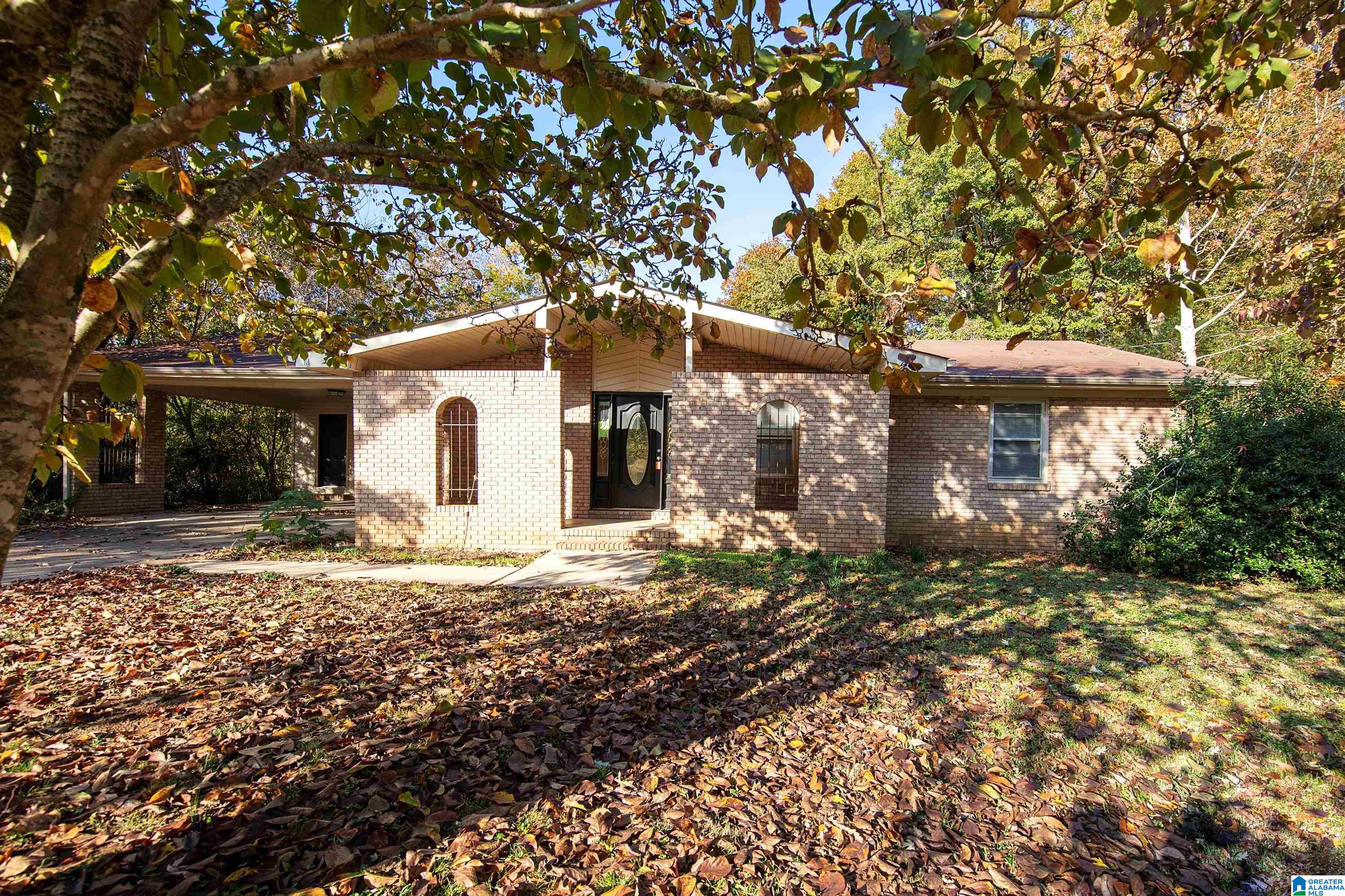 906 PINECLIFF DRIVE