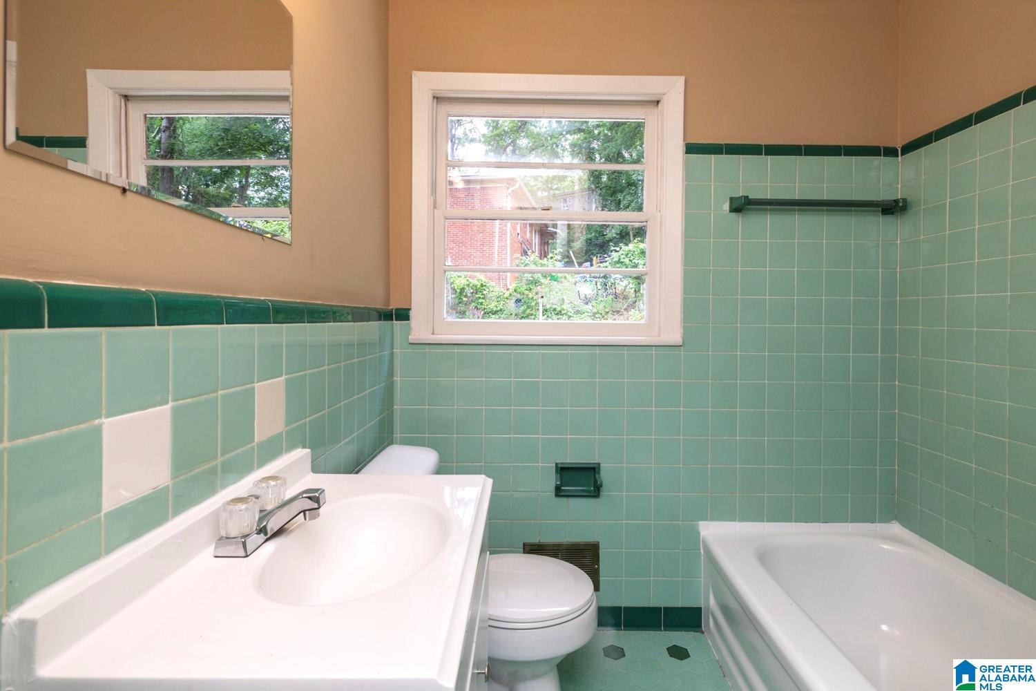 1006 BROADMOOR DRIVE