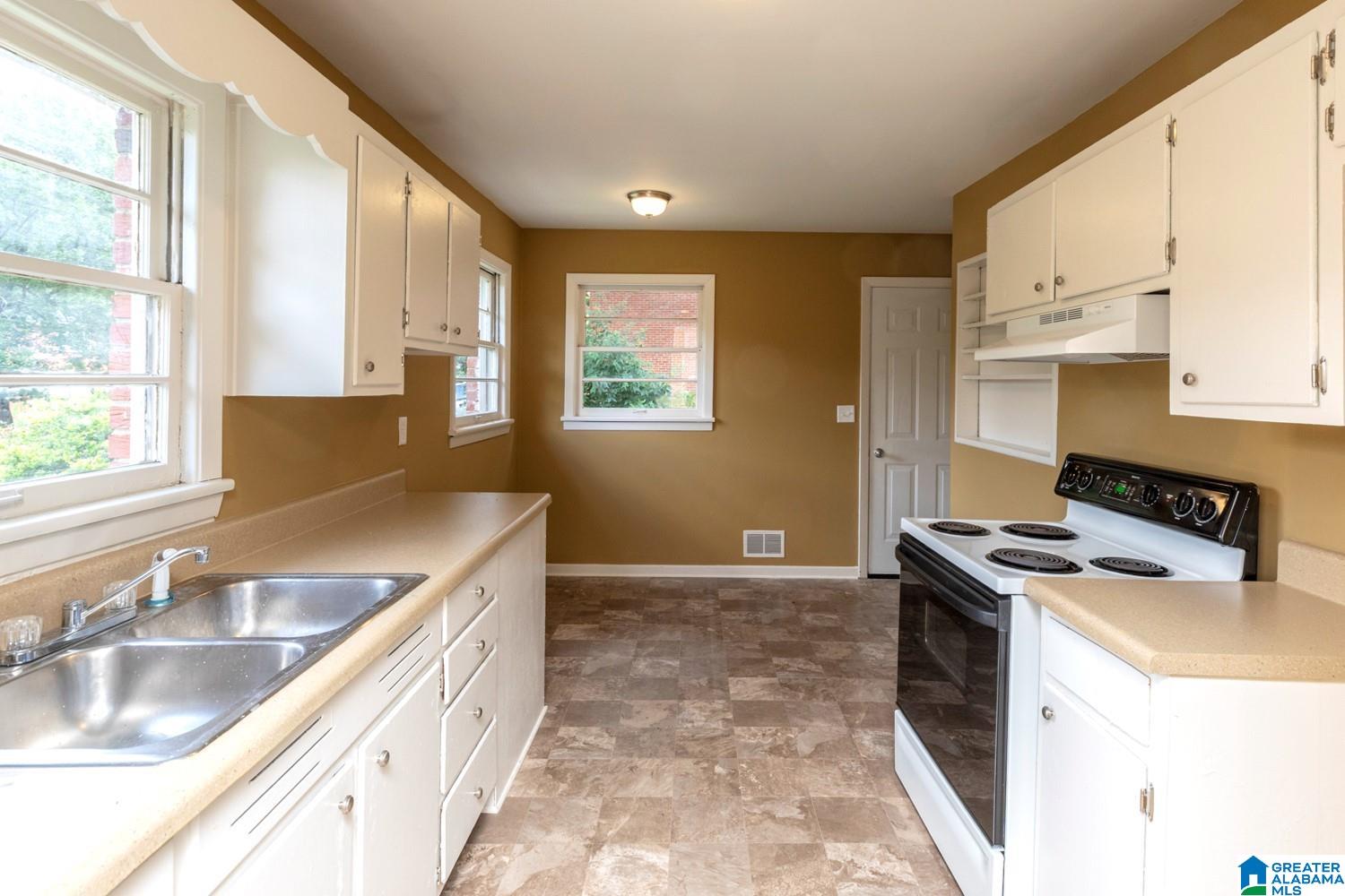 1006 BROADMOOR DRIVE