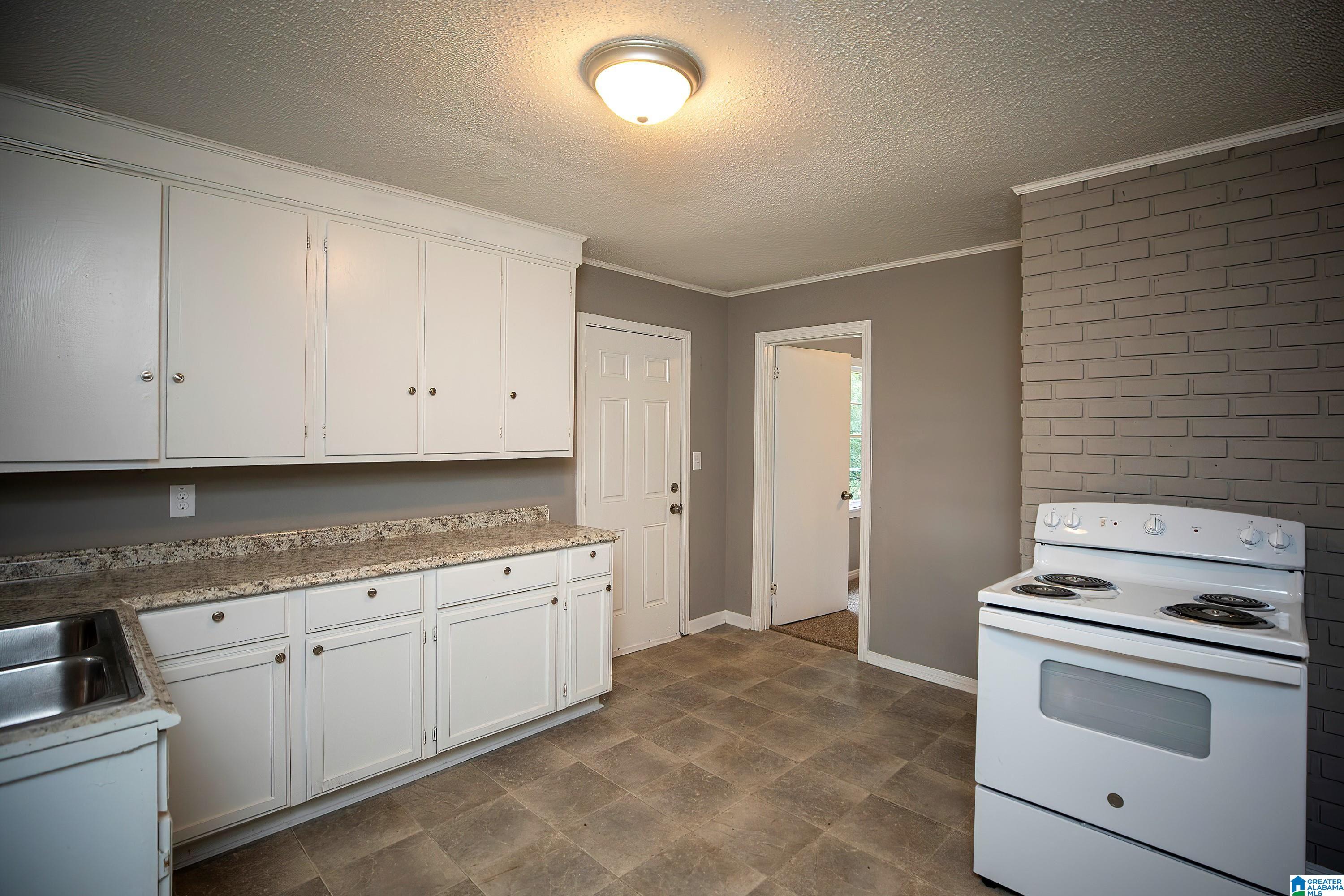 101 14TH COURT NW